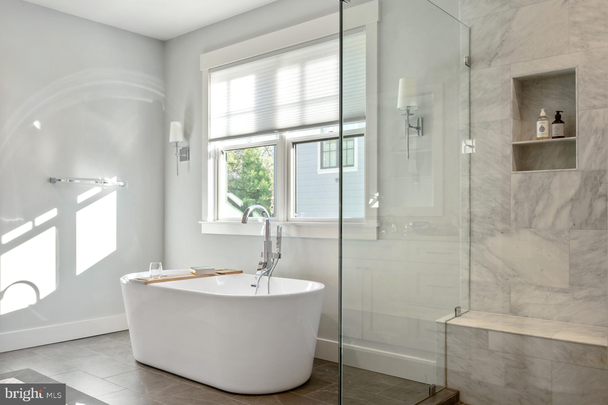 CRESCENT HILLS - Residential