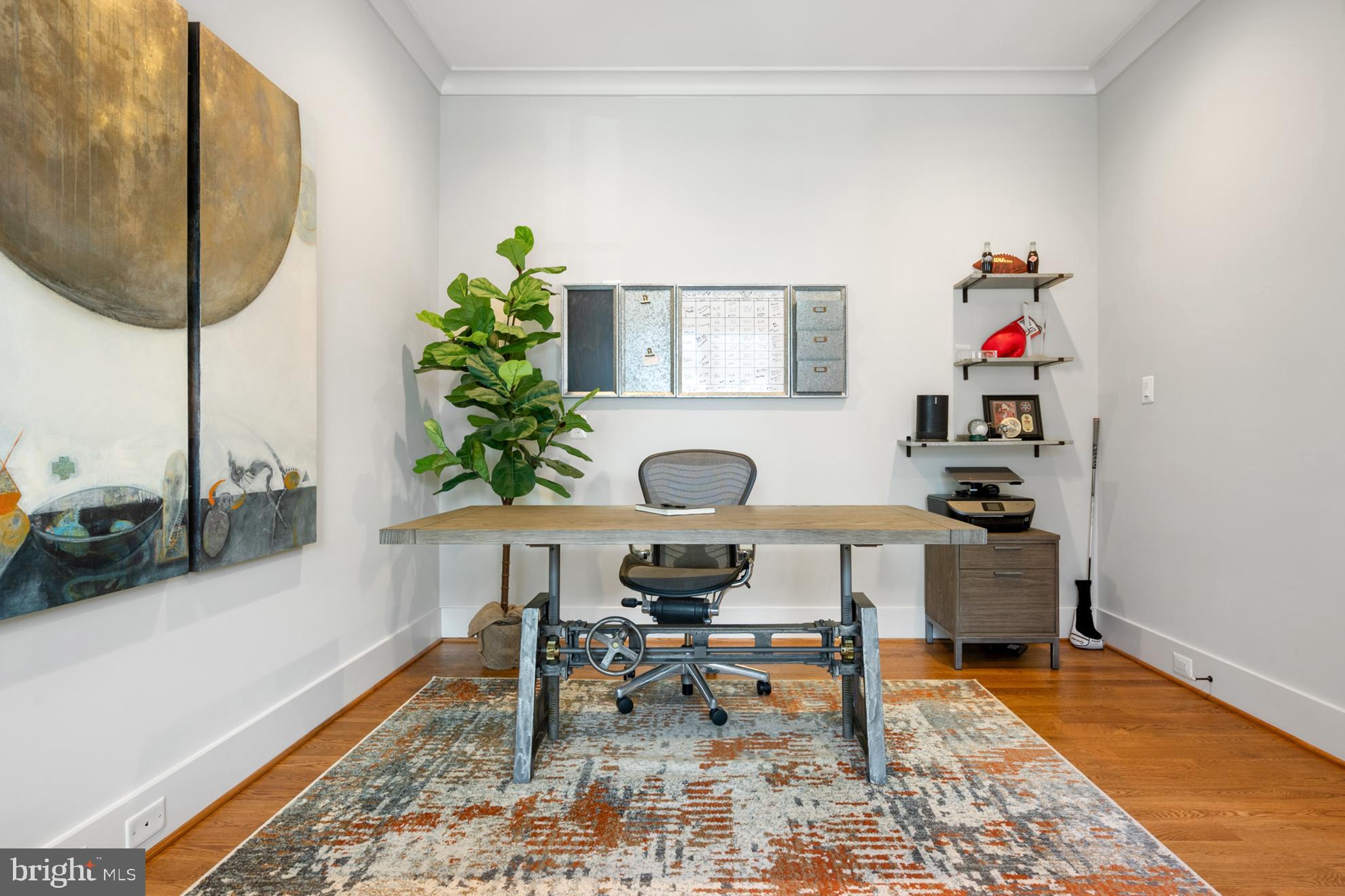 CRESCENT HILLS - Residential