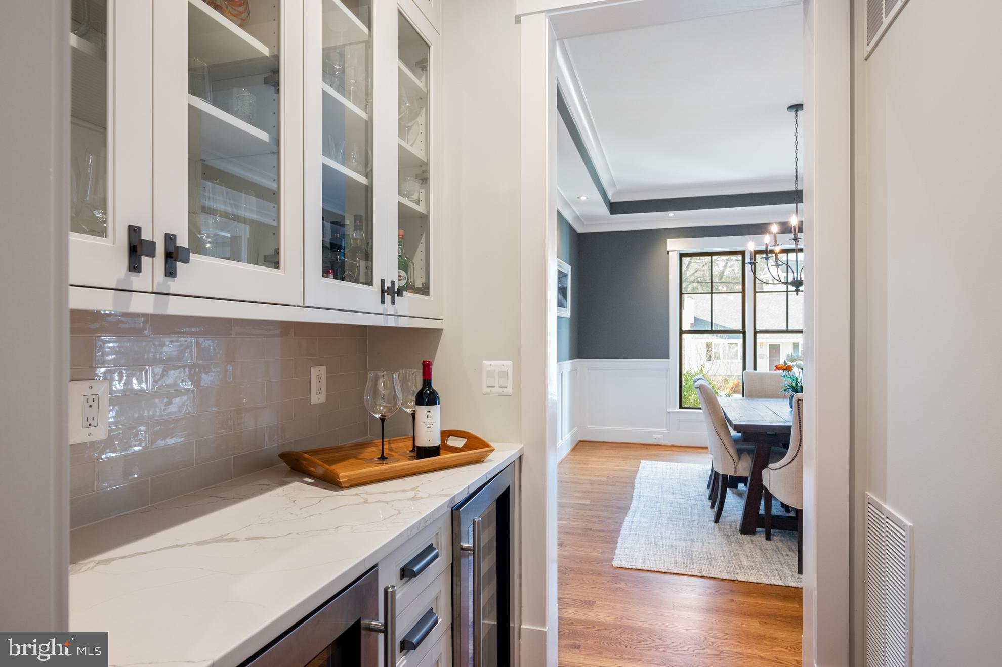 CRESCENT HILLS - Residential