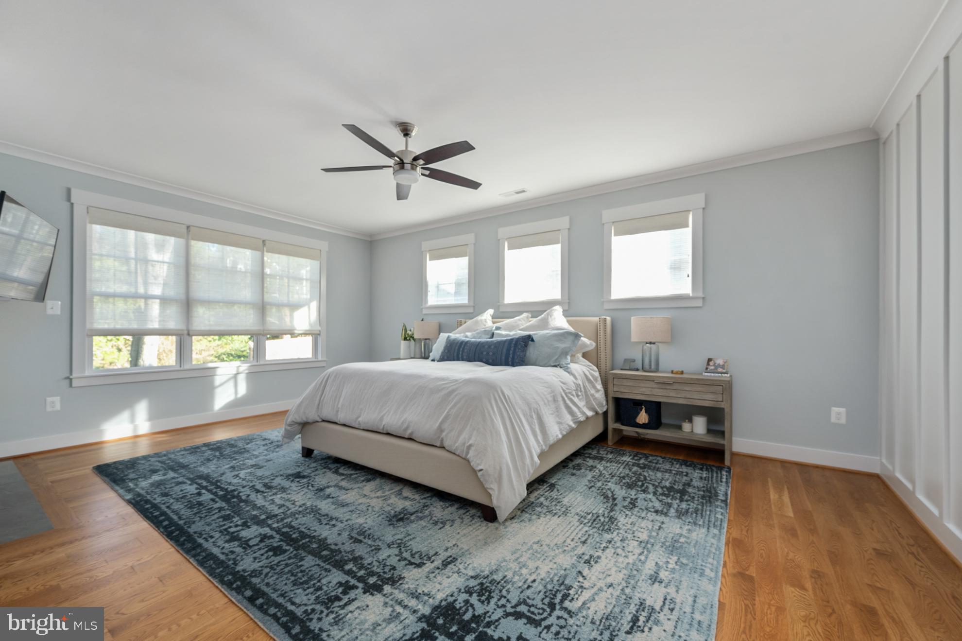 CRESCENT HILLS - Residential