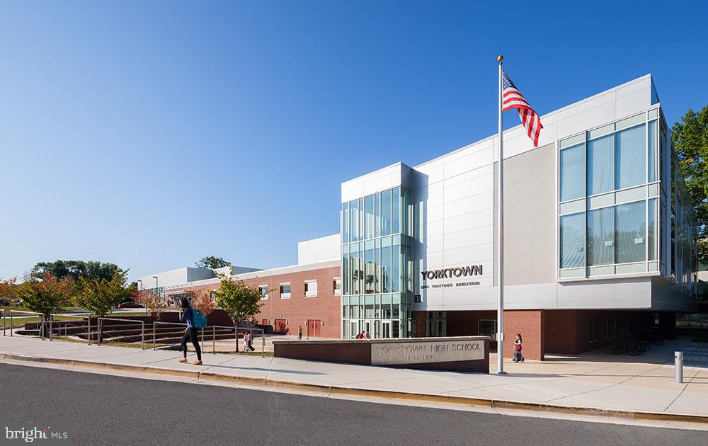 CRESCENT HILLS - Residential