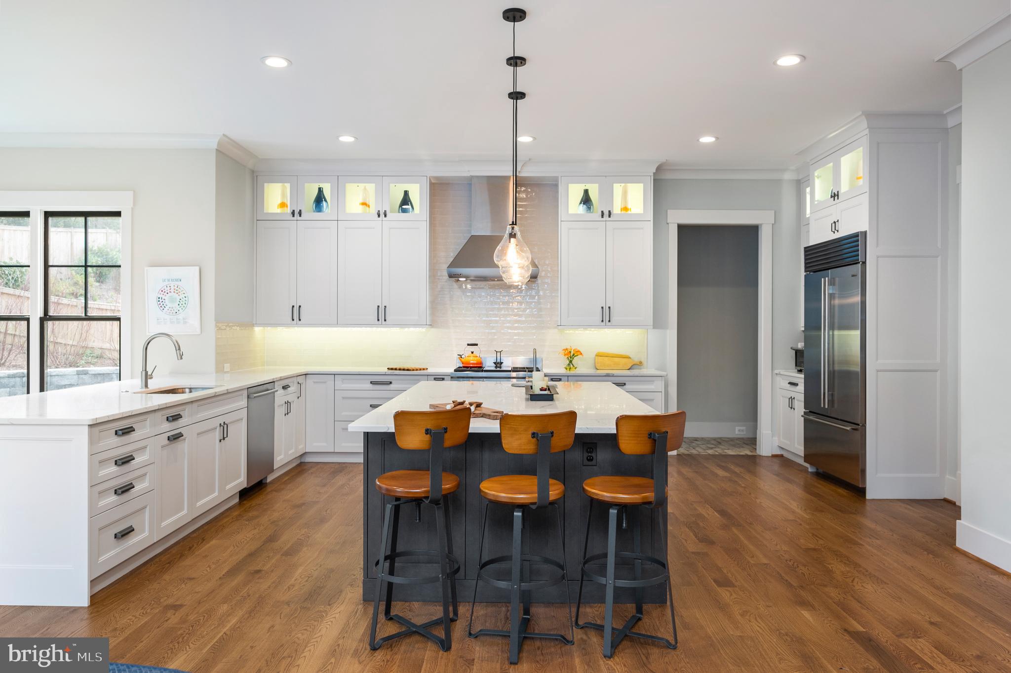 CRESCENT HILLS - Residential