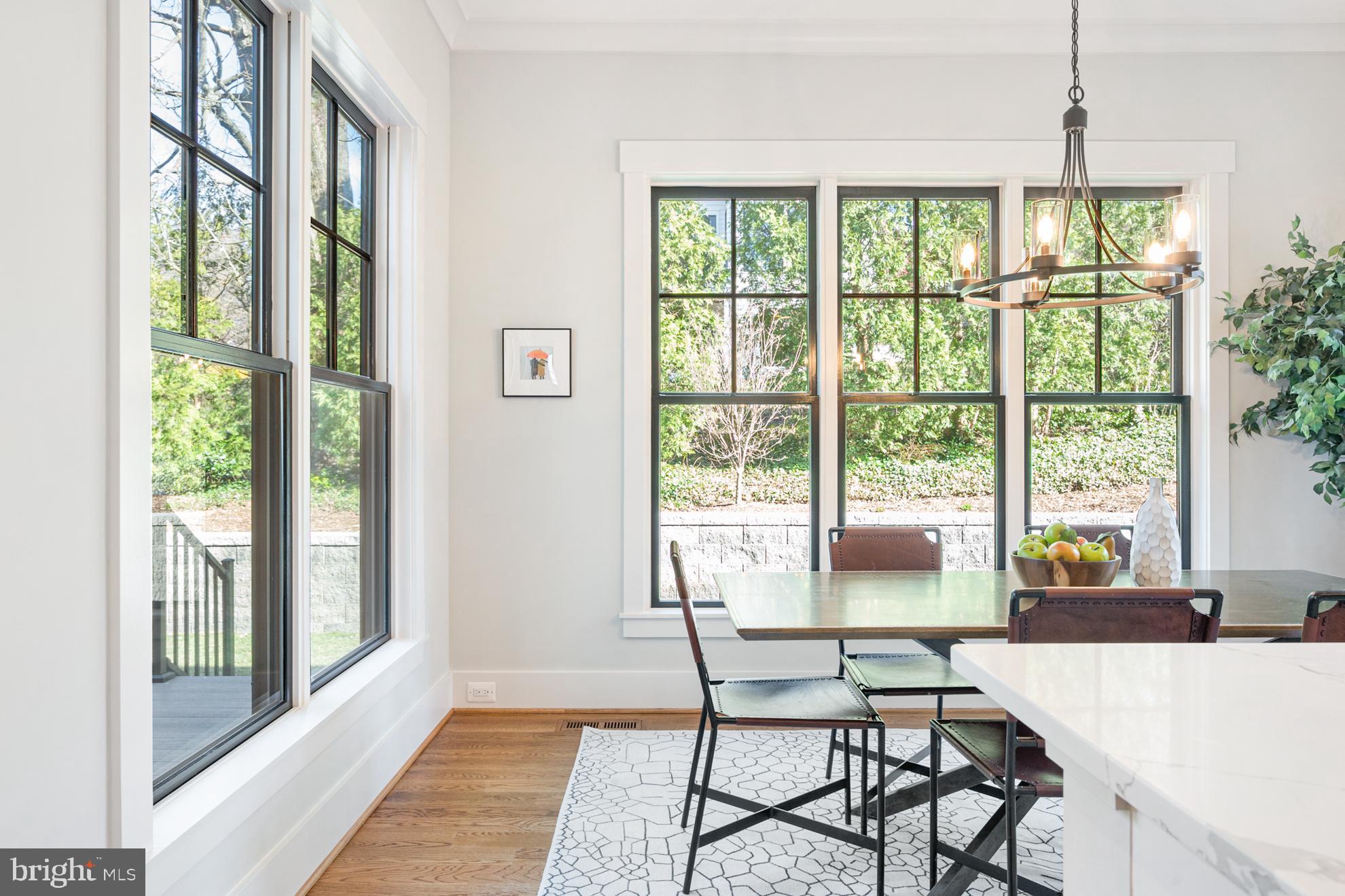 CRESCENT HILLS - Residential