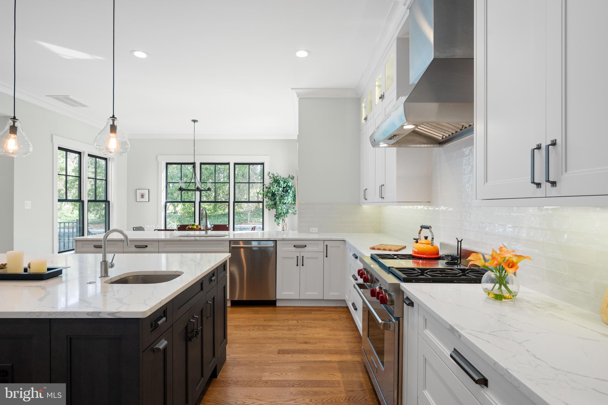 CRESCENT HILLS - Residential