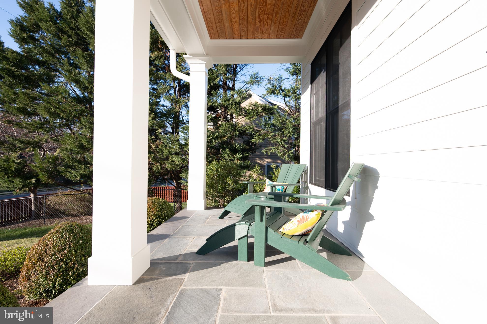 CRESCENT HILLS - Residential