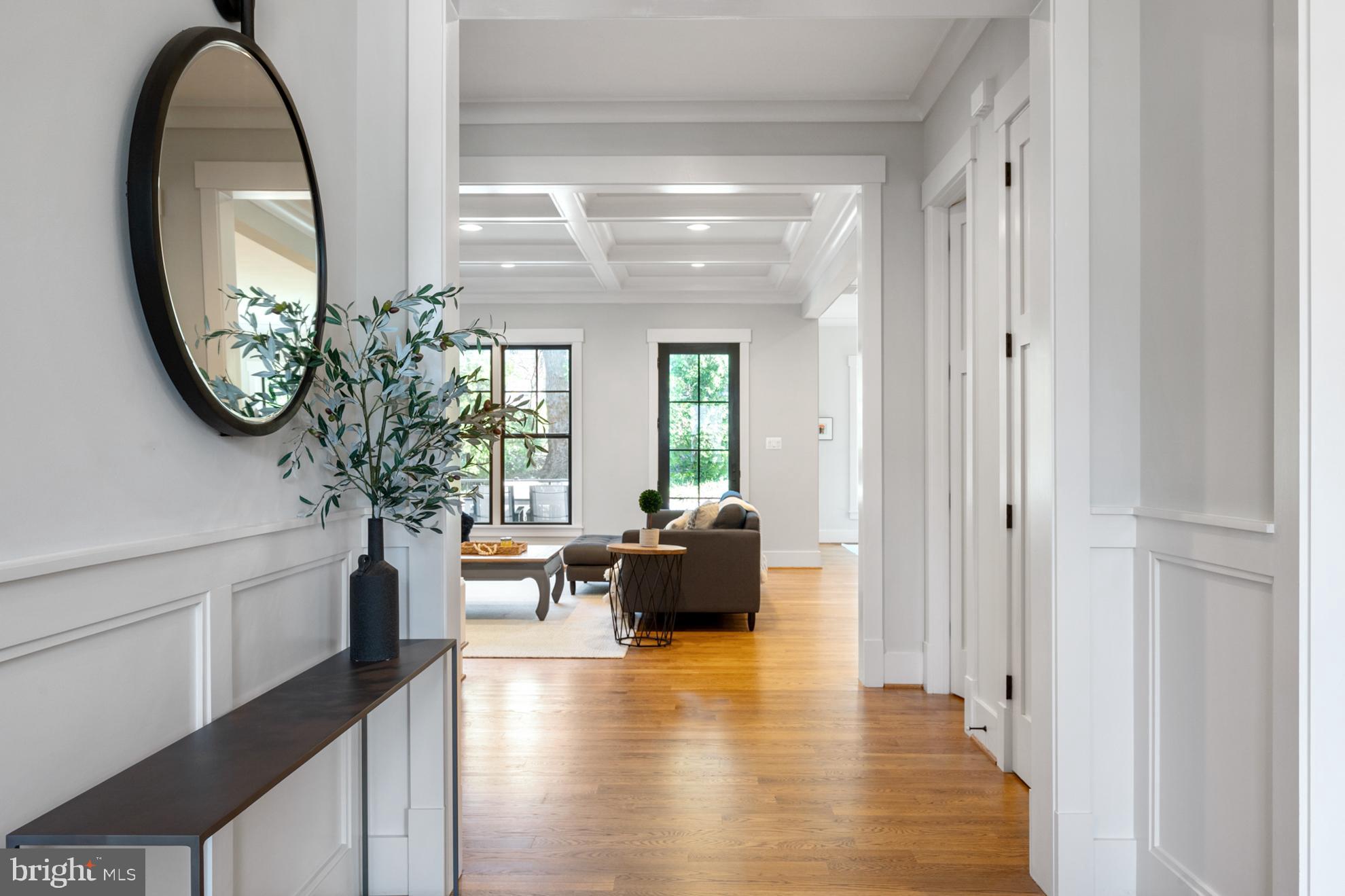 CRESCENT HILLS - Residential