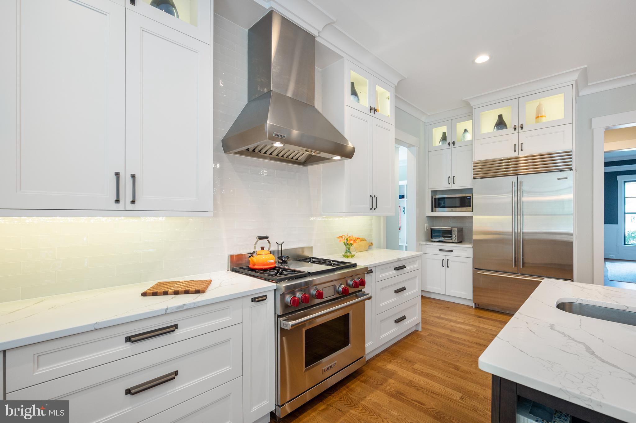 CRESCENT HILLS - Residential