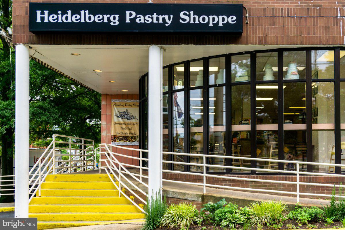 CRESCENT HILLS - Residential