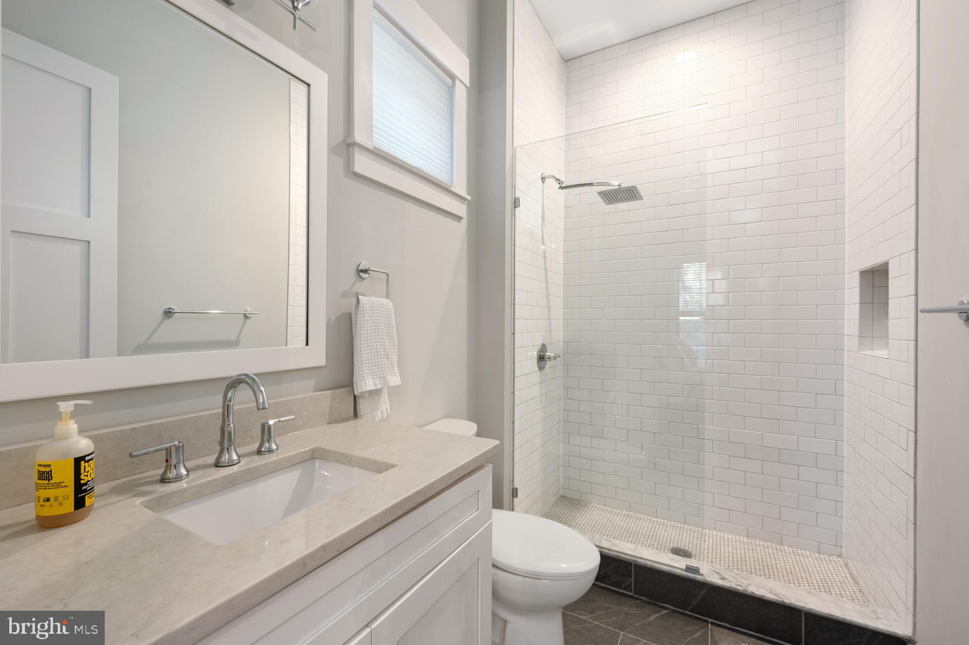 CRESCENT HILLS - Residential