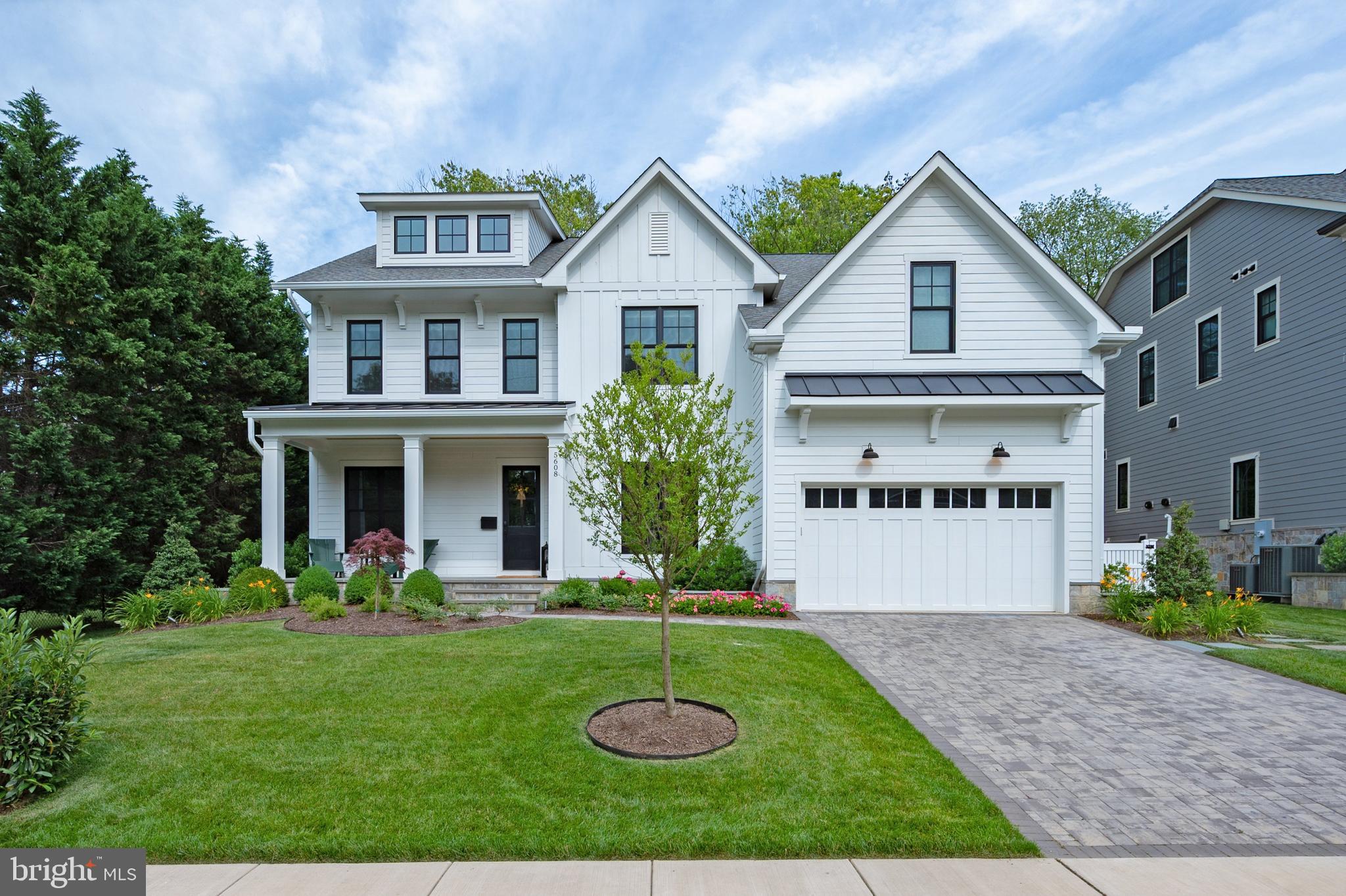 CRESCENT HILLS - Residential