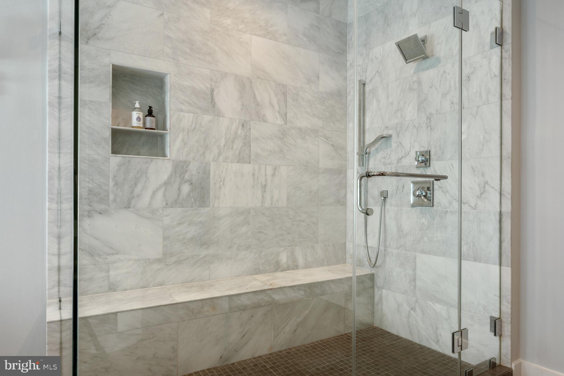 CRESCENT HILLS - Residential