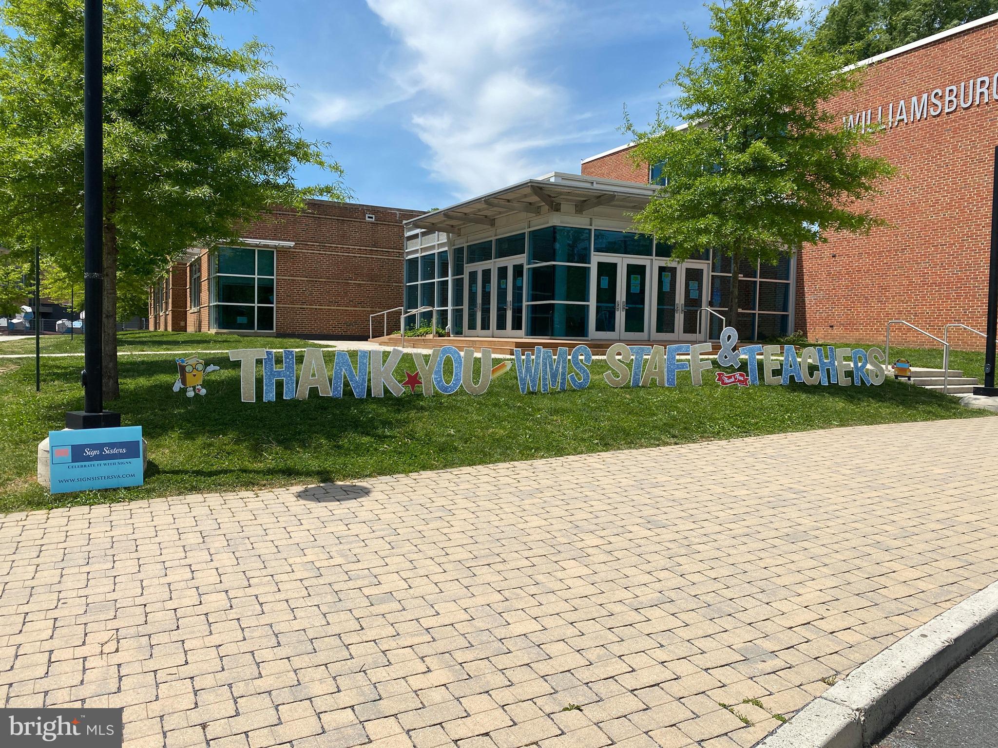 CRESCENT HILLS - Residential