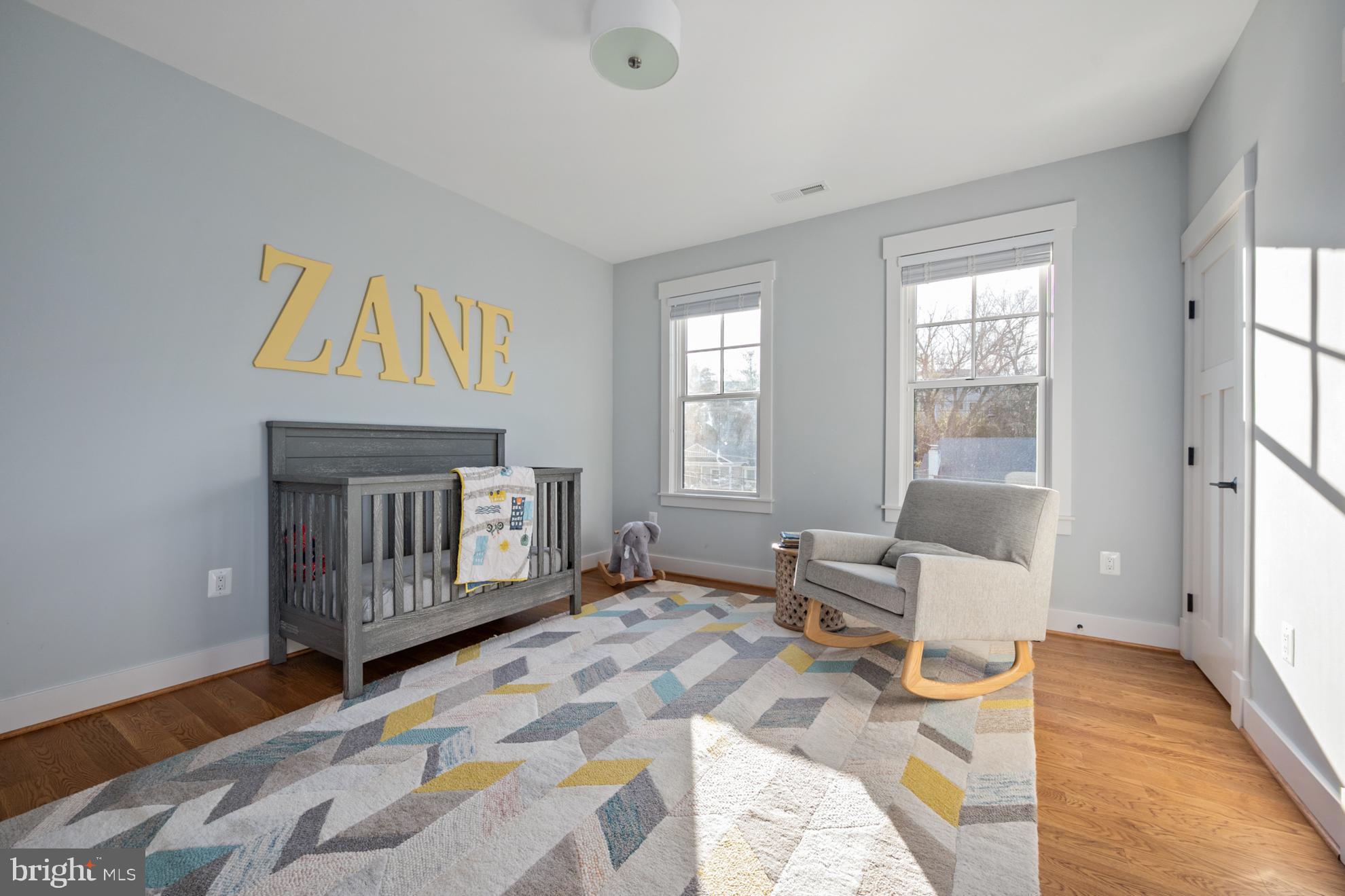 CRESCENT HILLS - Residential