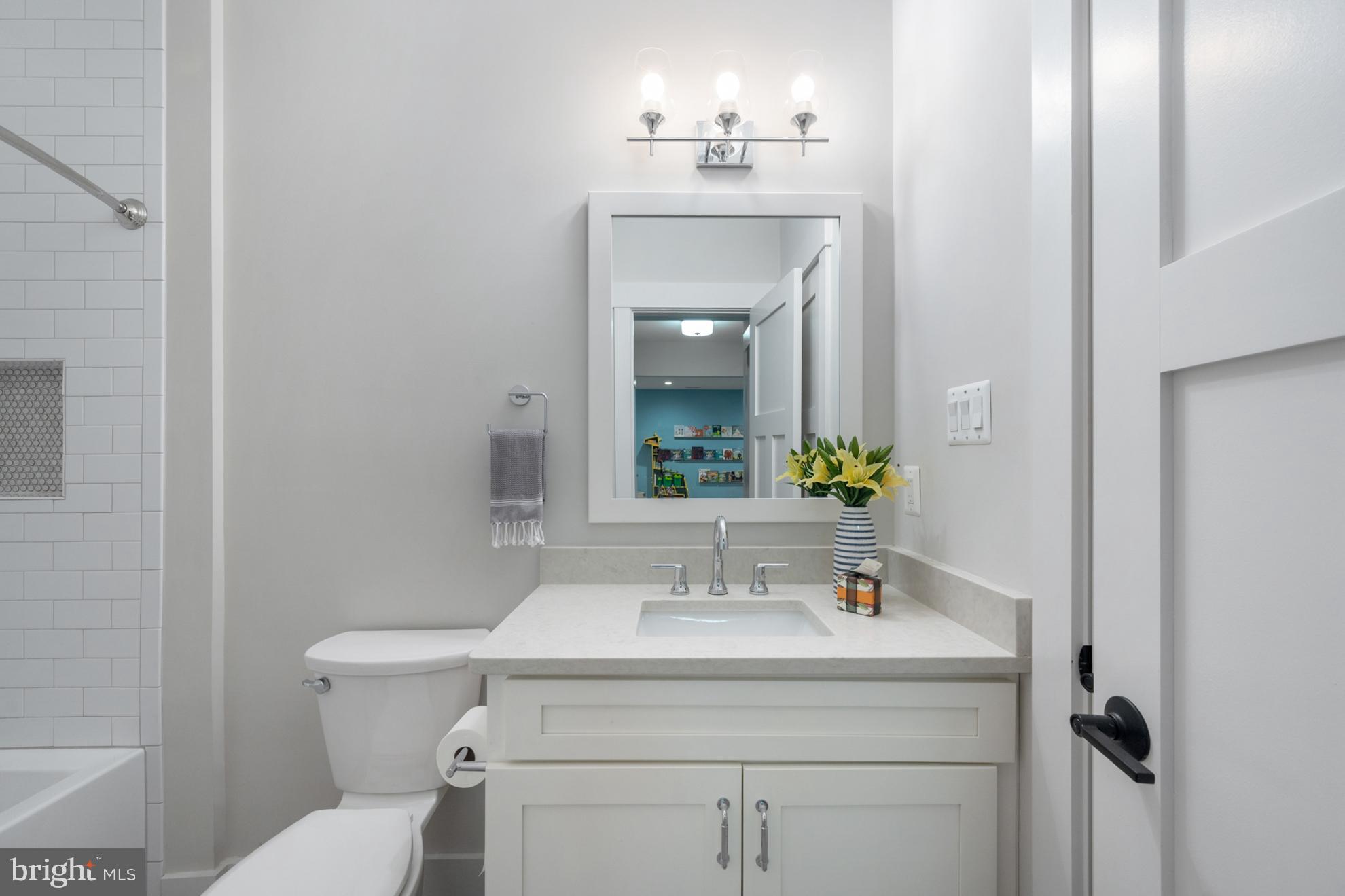 CRESCENT HILLS - Residential