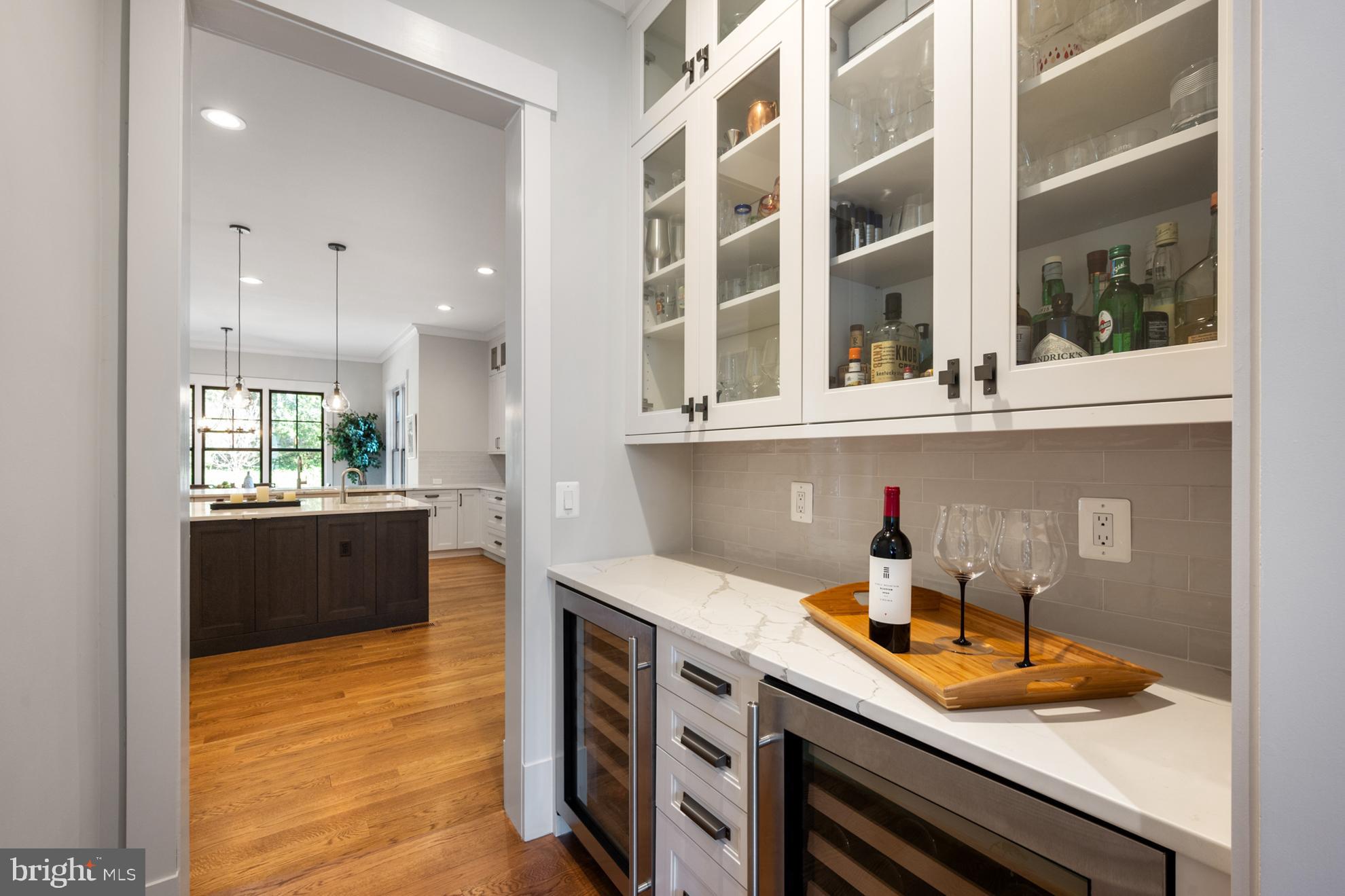 CRESCENT HILLS - Residential