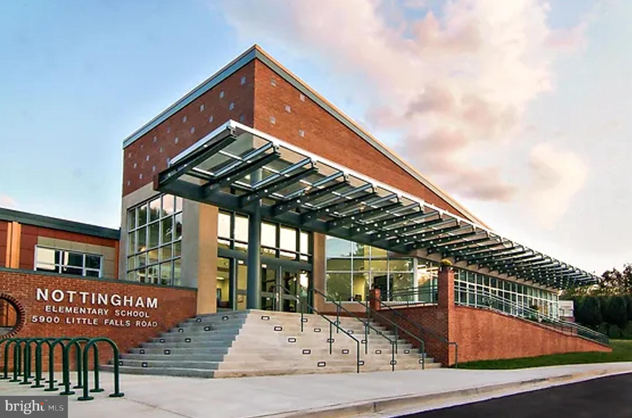 CRESCENT HILLS - Residential