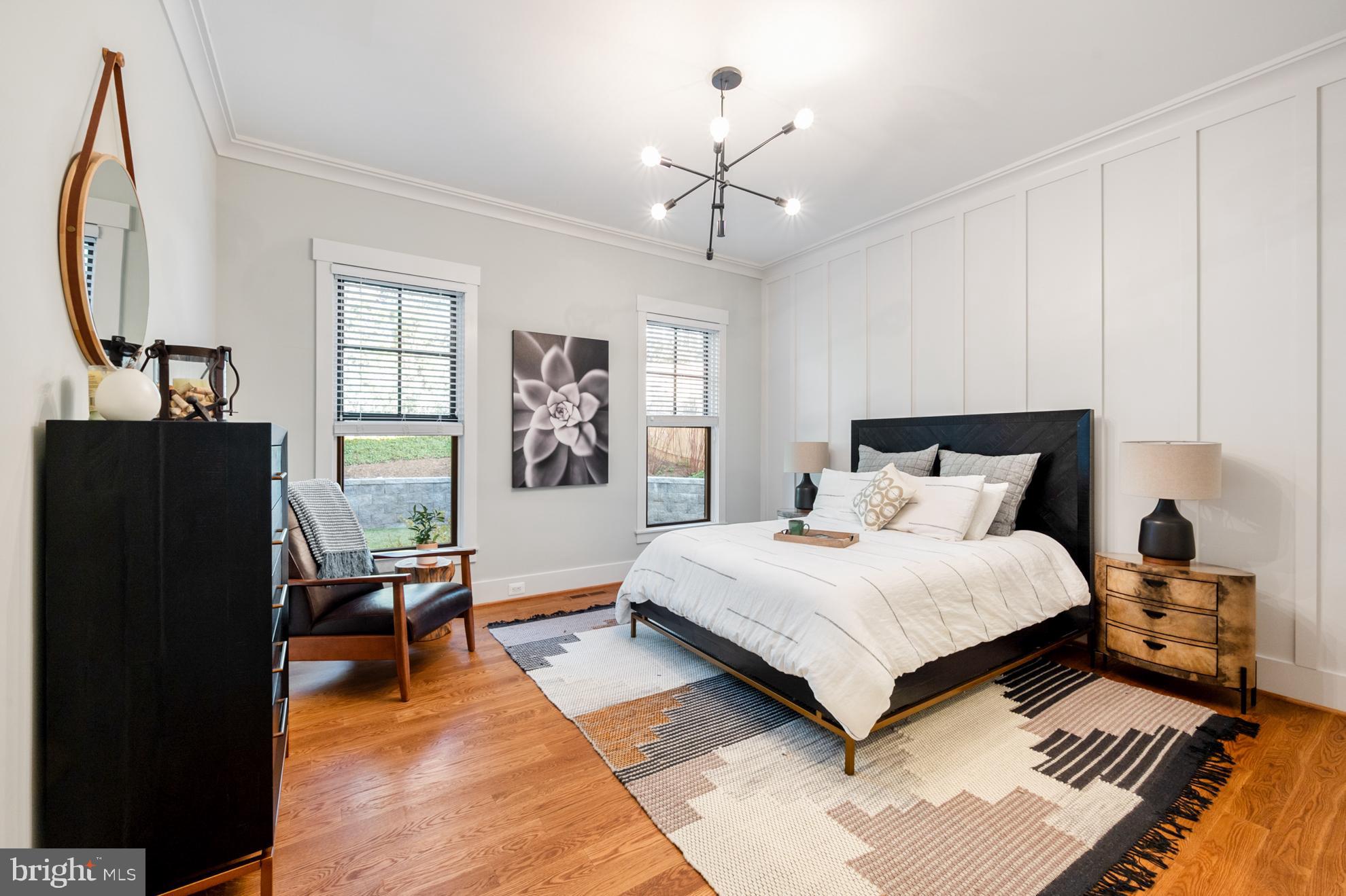 CRESCENT HILLS - Residential