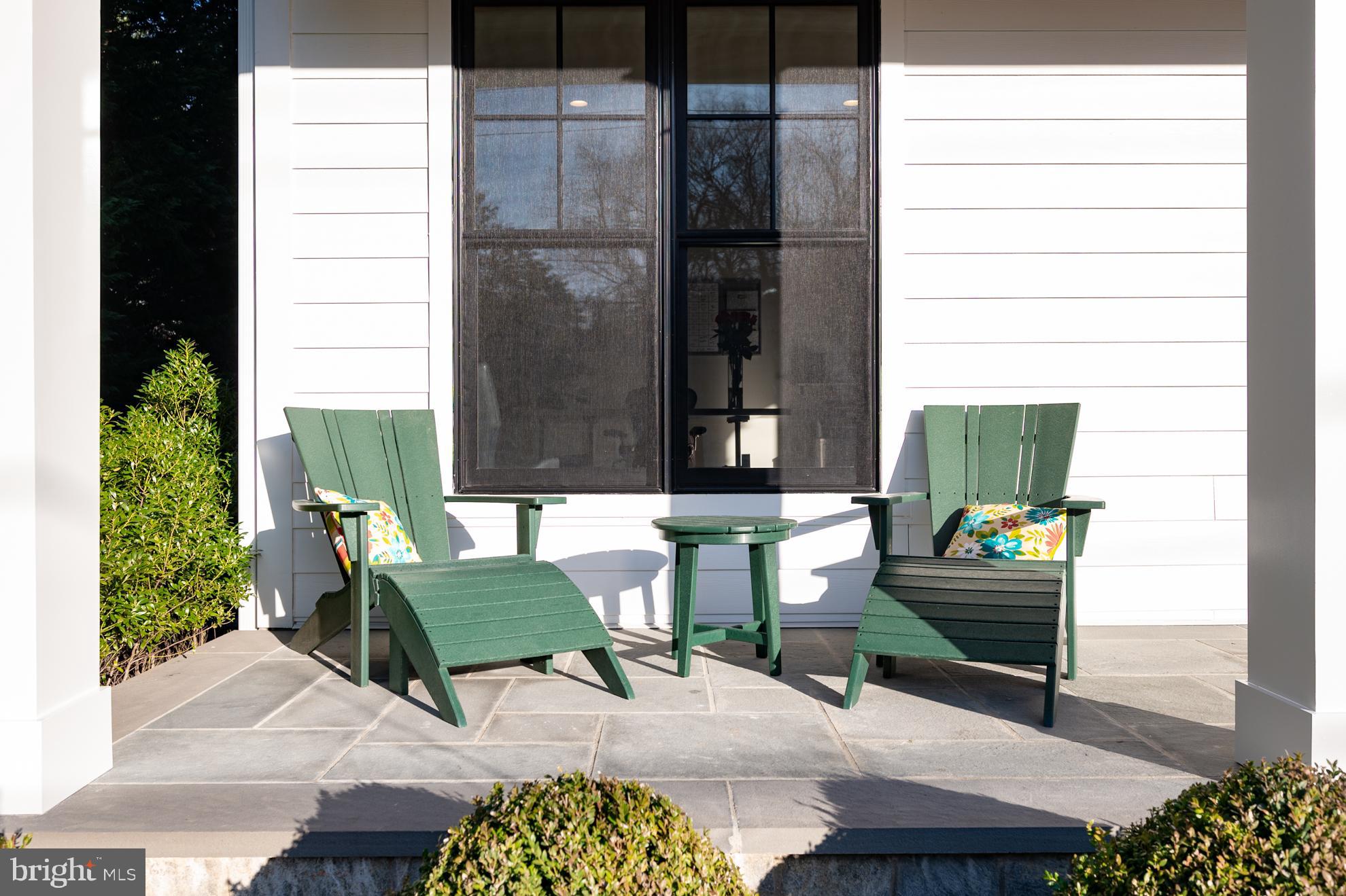 CRESCENT HILLS - Residential