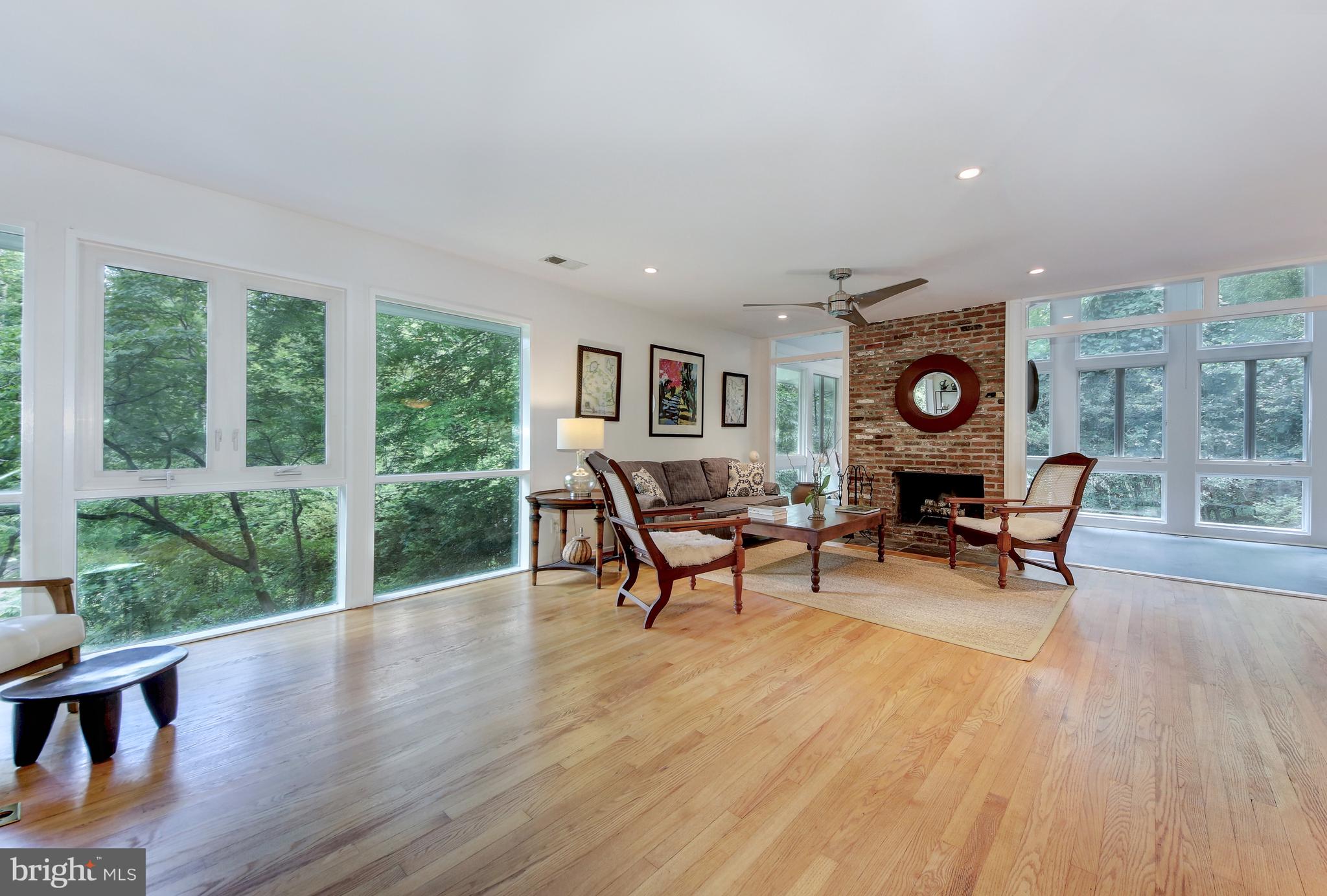 BANNOCKBURN ESTATES - Residential