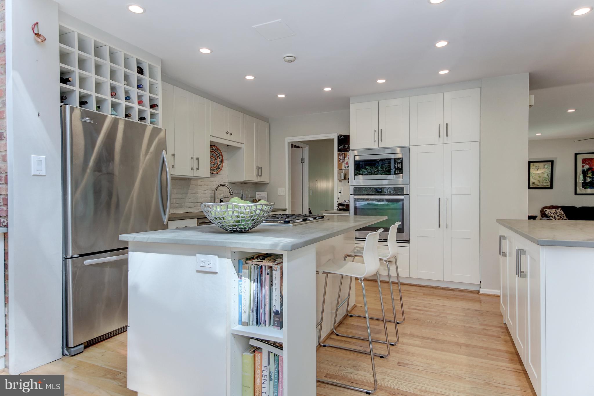 BANNOCKBURN ESTATES - Residential