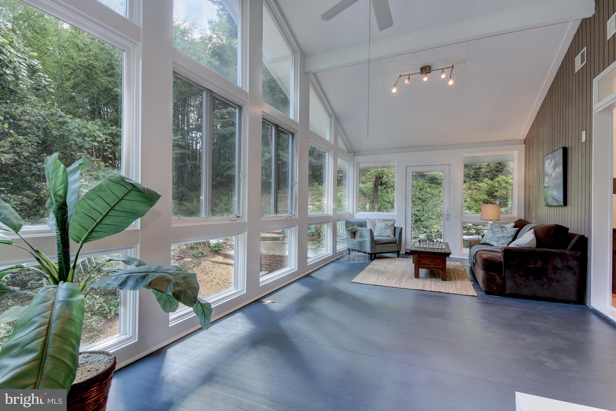 BANNOCKBURN ESTATES - Residential