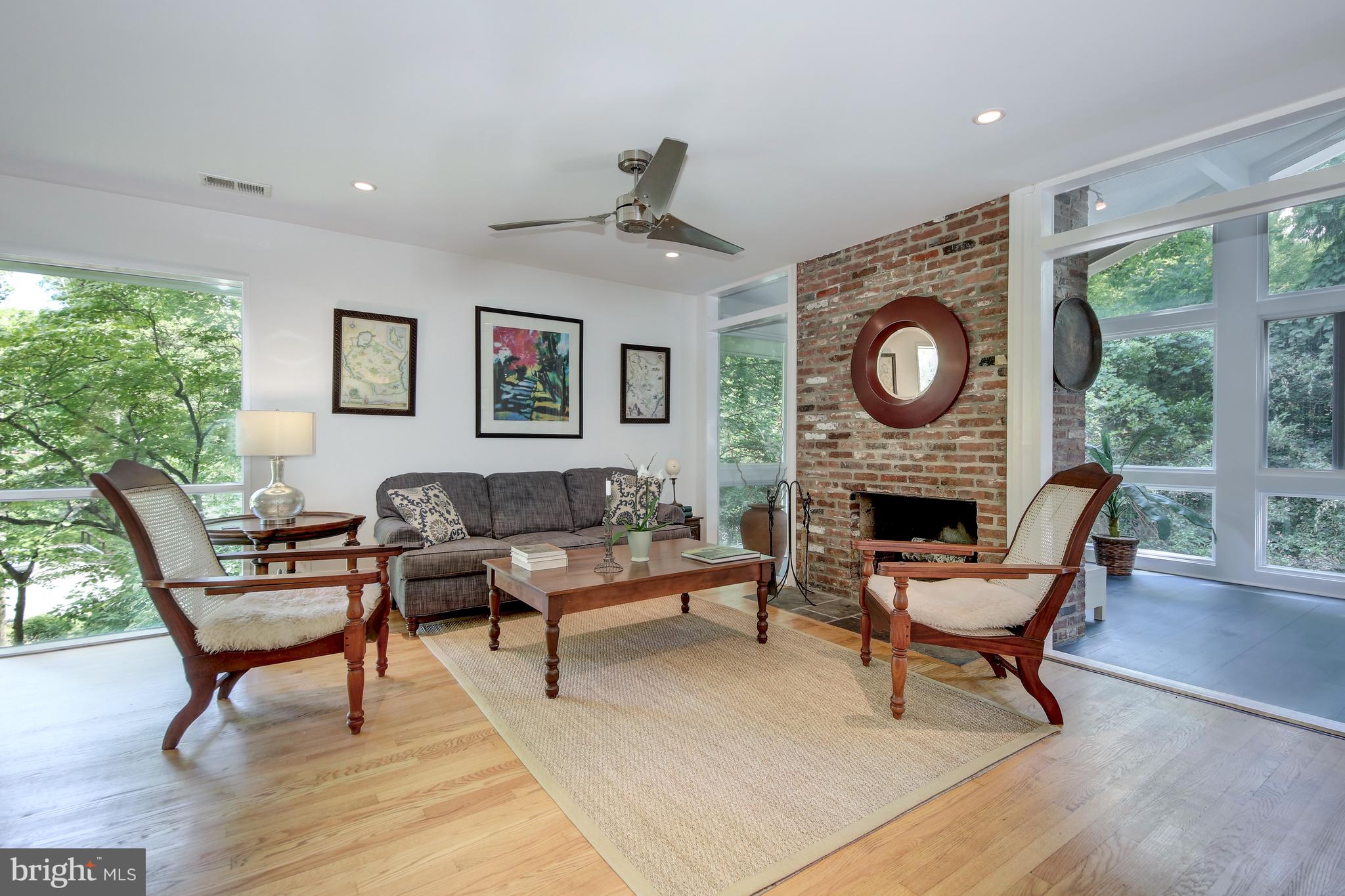 BANNOCKBURN ESTATES - Residential