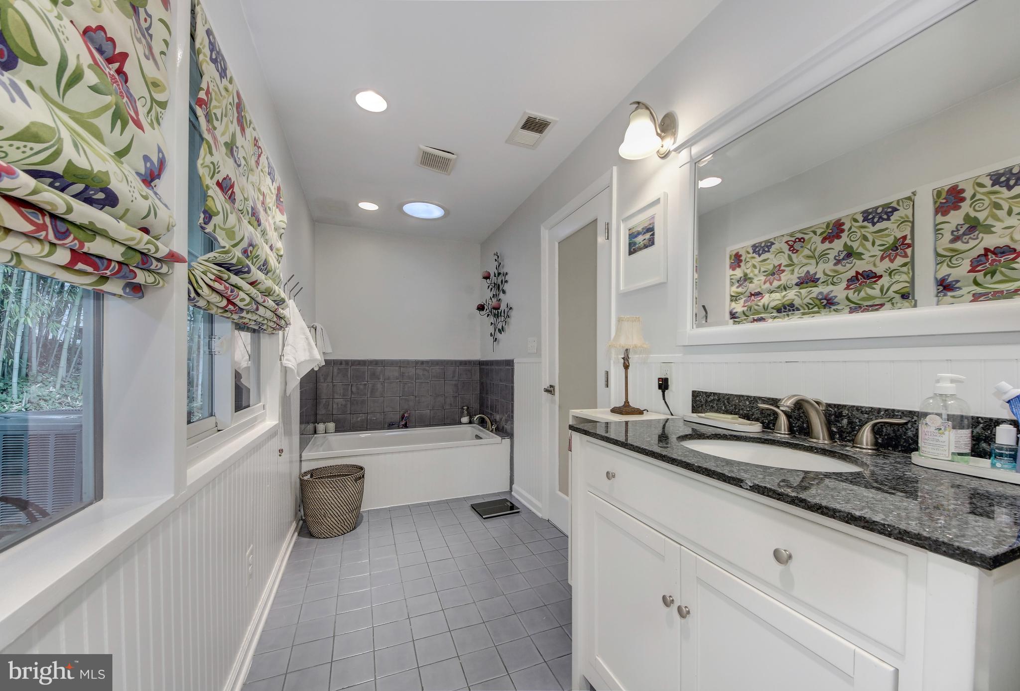 BANNOCKBURN ESTATES - Residential