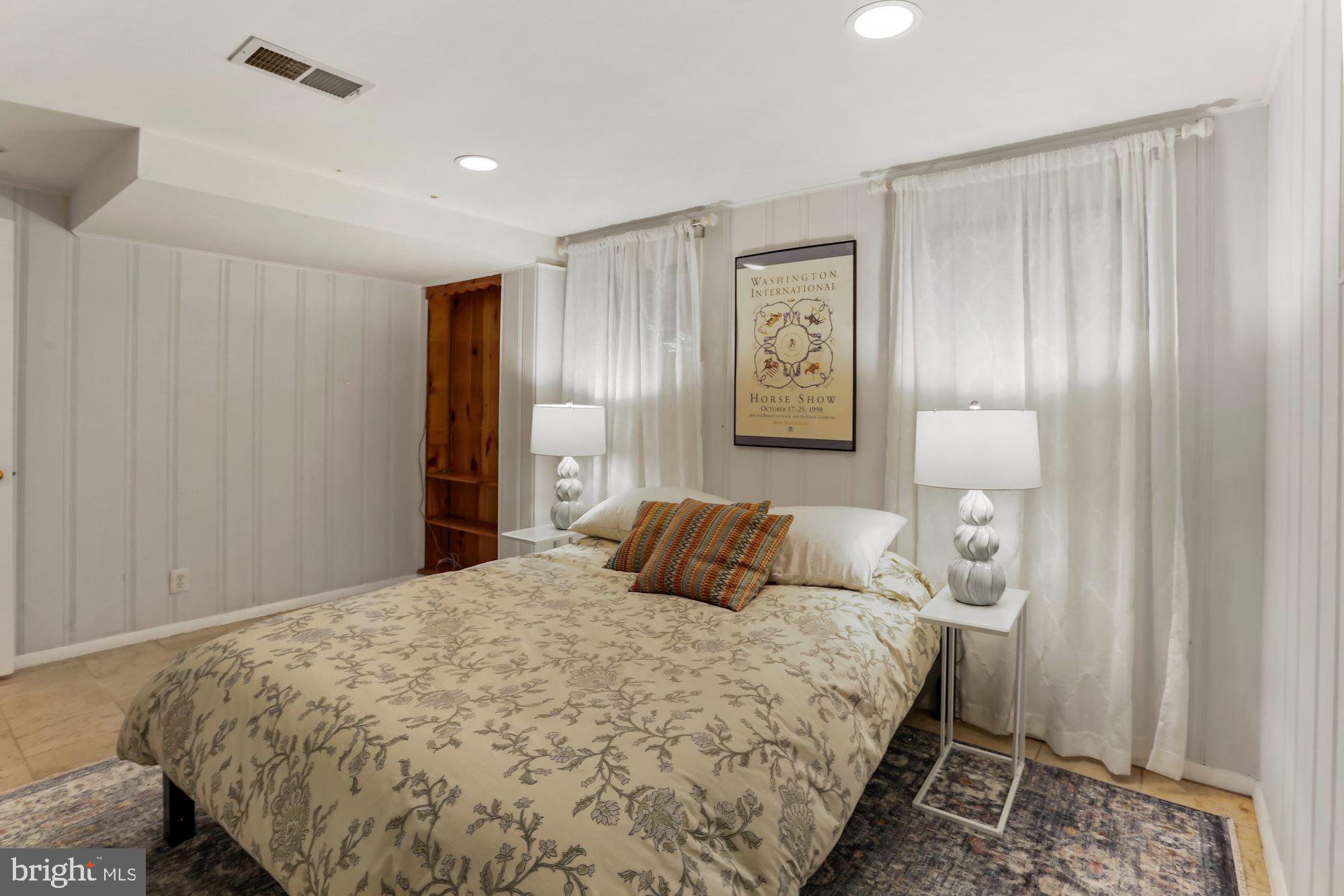 BELLEVUE FOREST - Residential