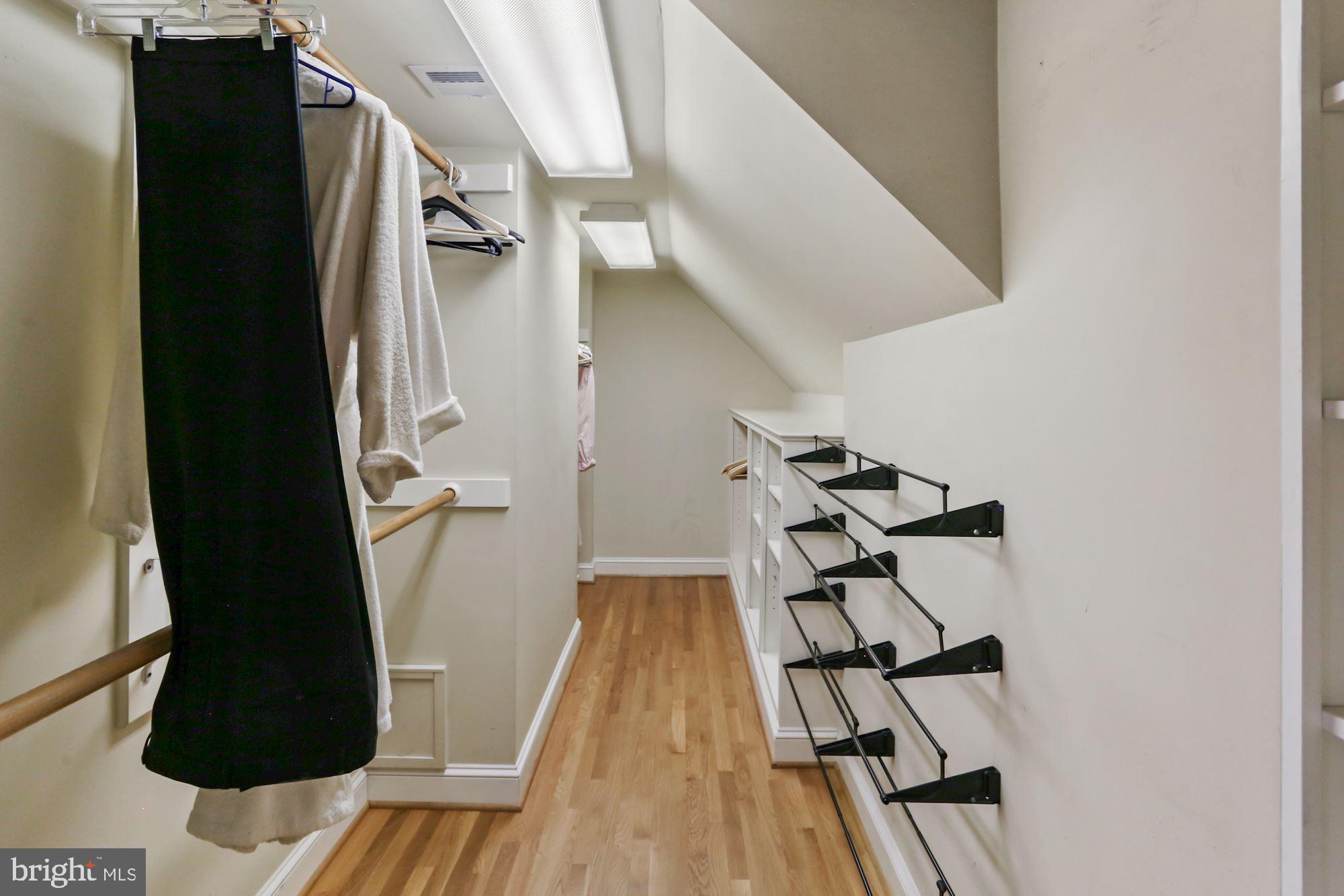 BELLEVUE FOREST - Residential