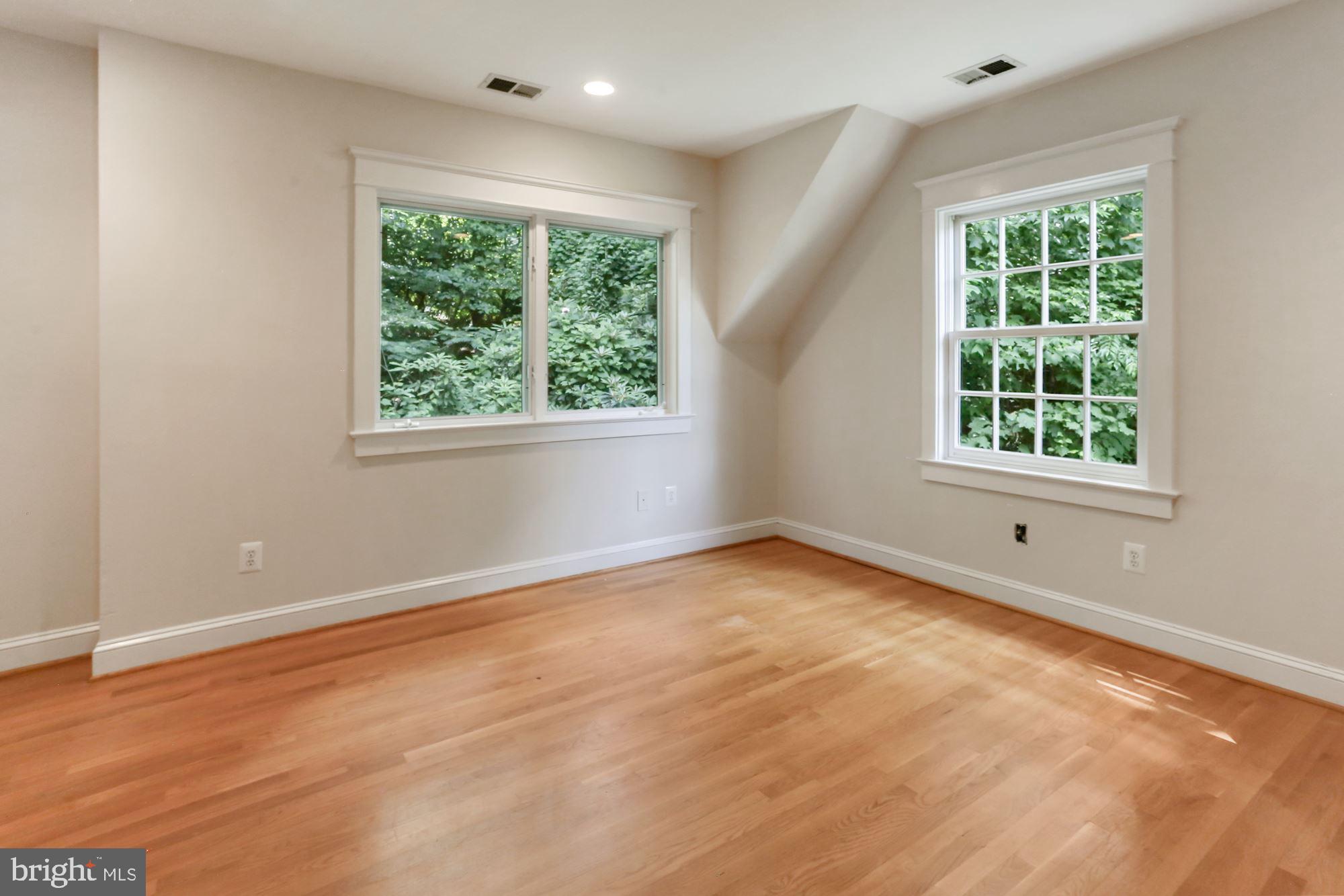 BELLEVUE FOREST - Residential