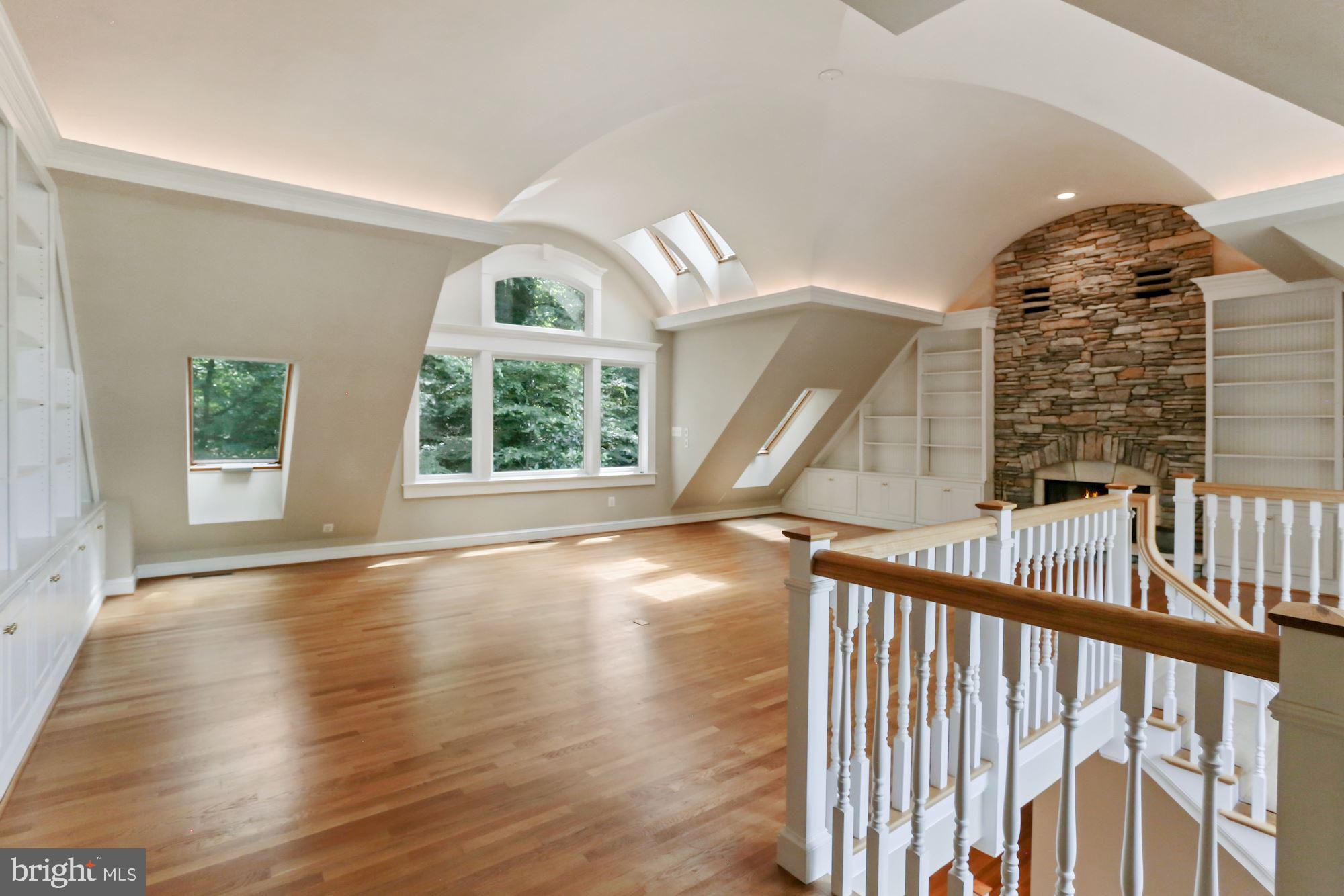 BELLEVUE FOREST - Residential