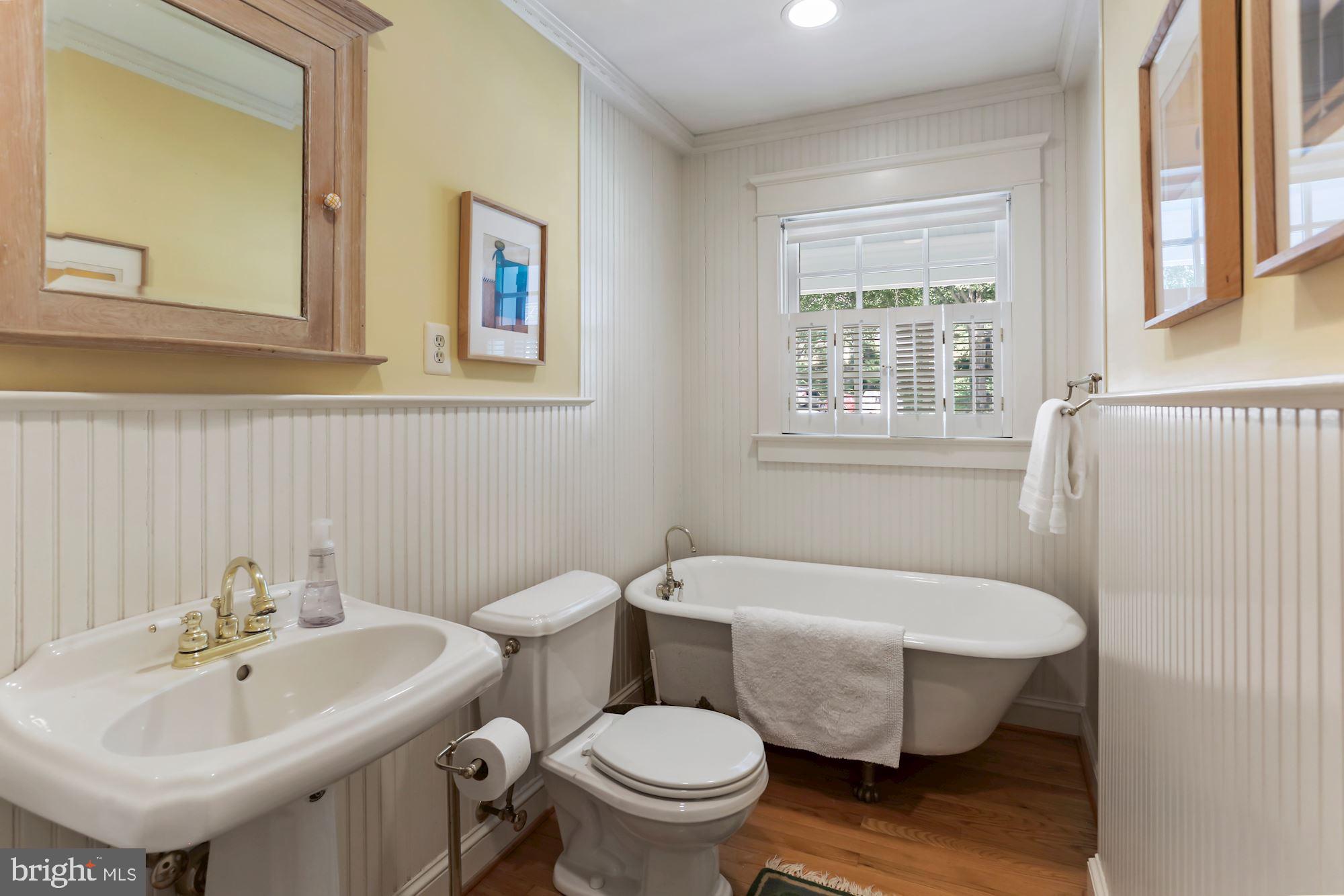 BELLEVUE FOREST - Residential