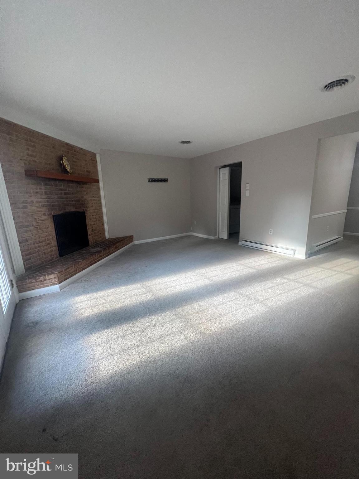 SALEM PARK - Residential Lease