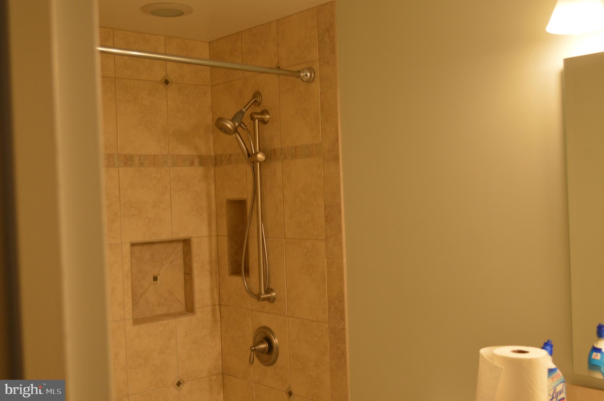 CRYSTAL PARK - Residential Lease