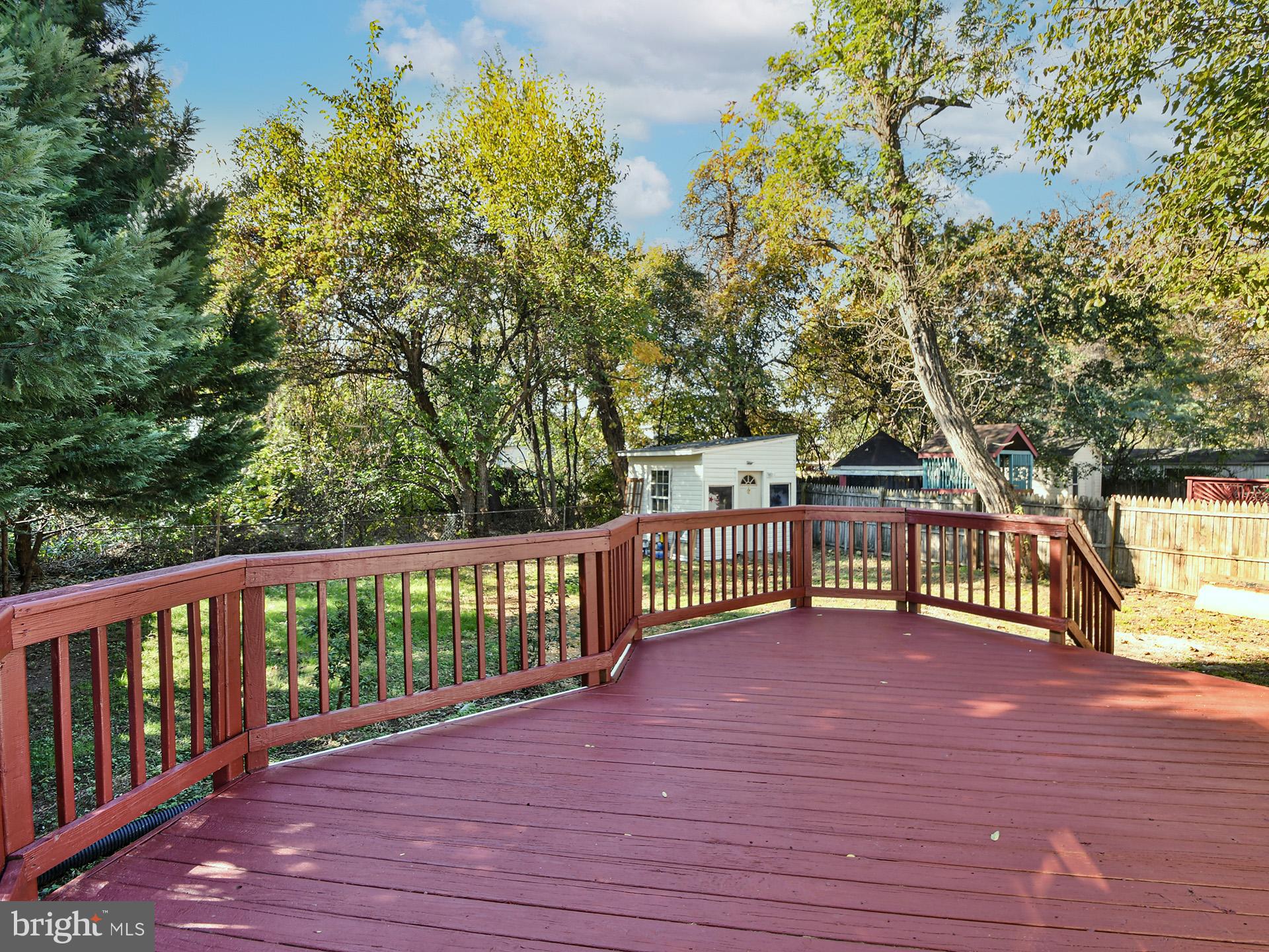 RIVERDALE - Residential