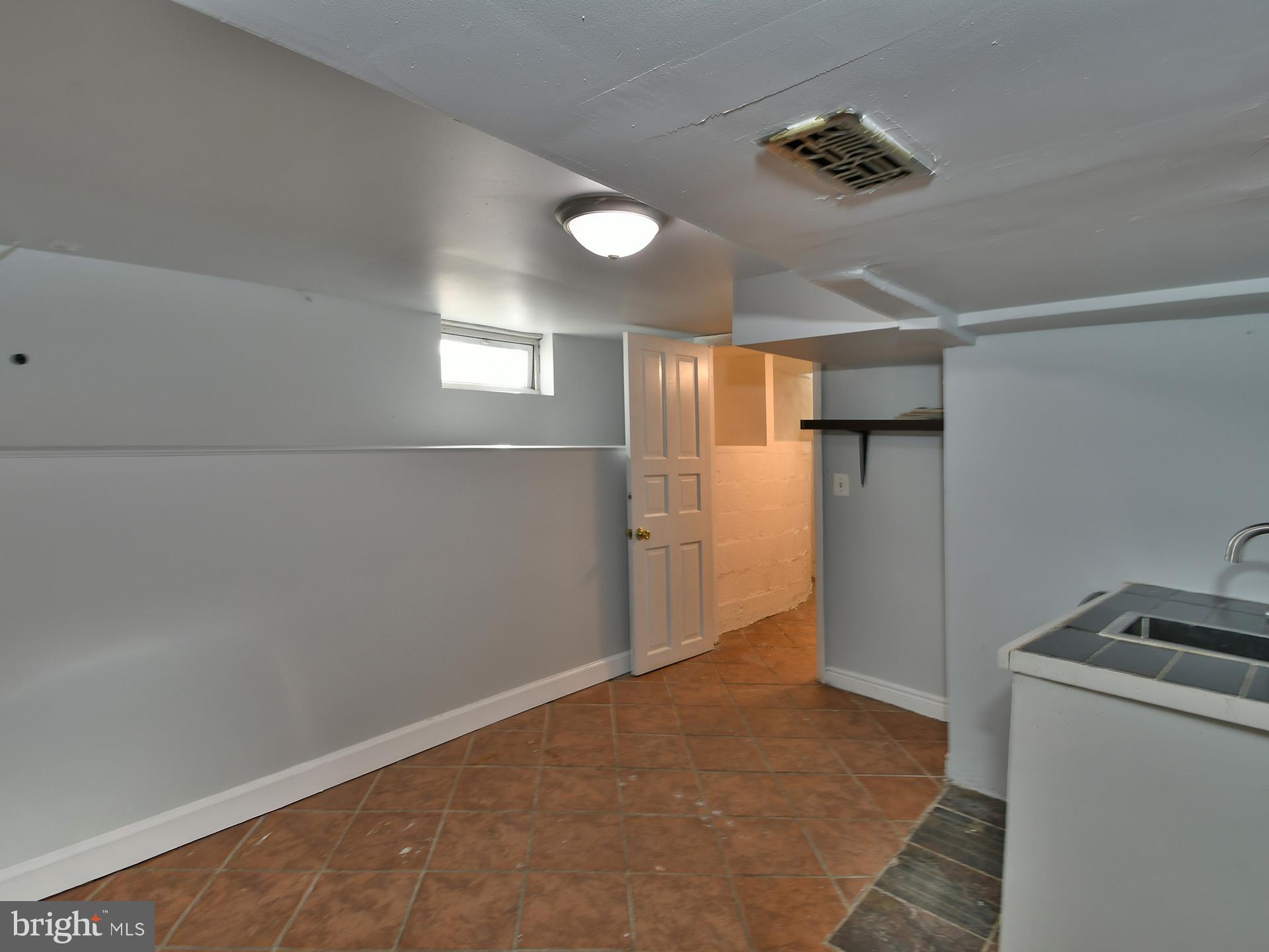 RIVERDALE - Residential