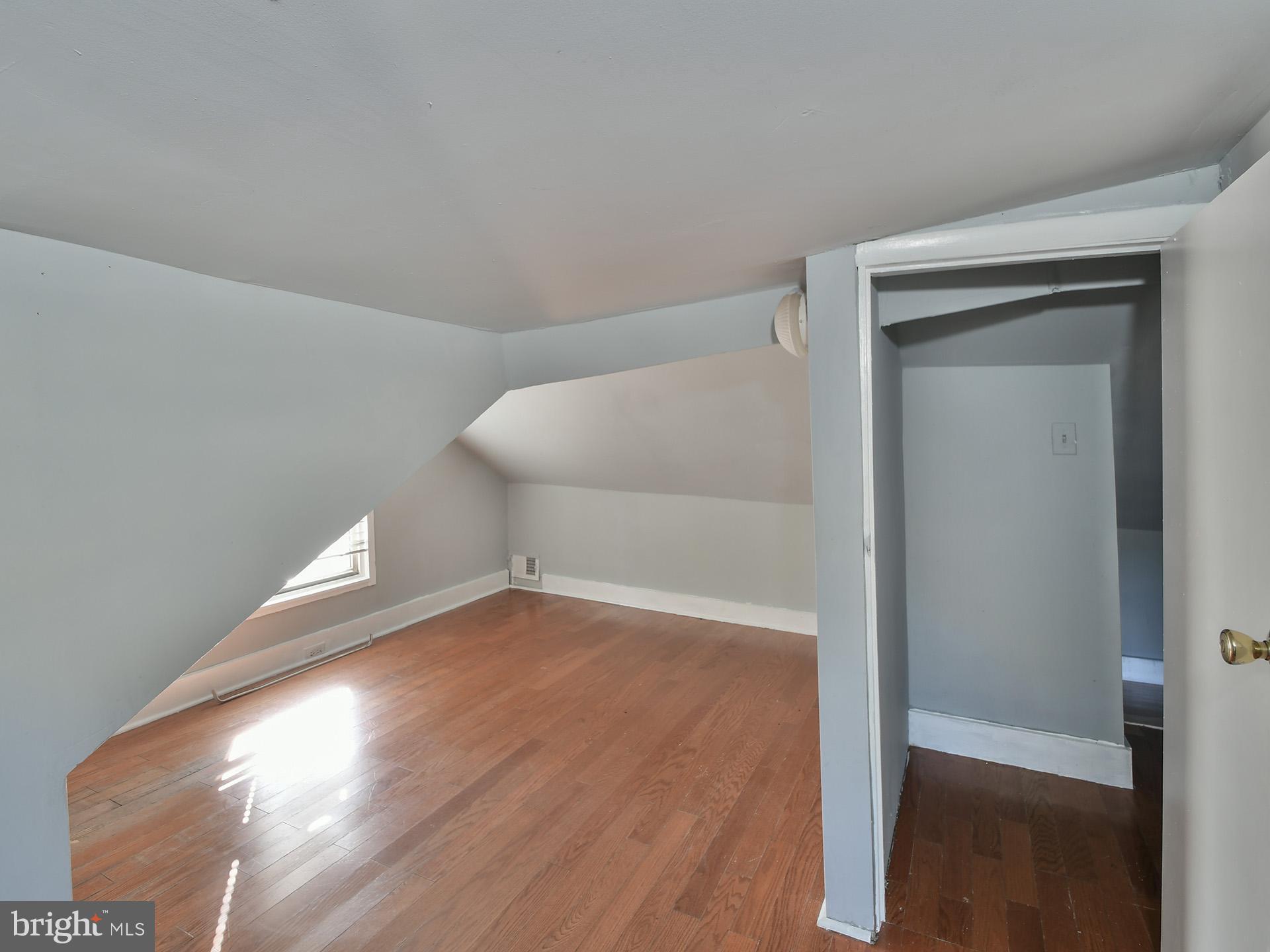 RIVERDALE - Residential