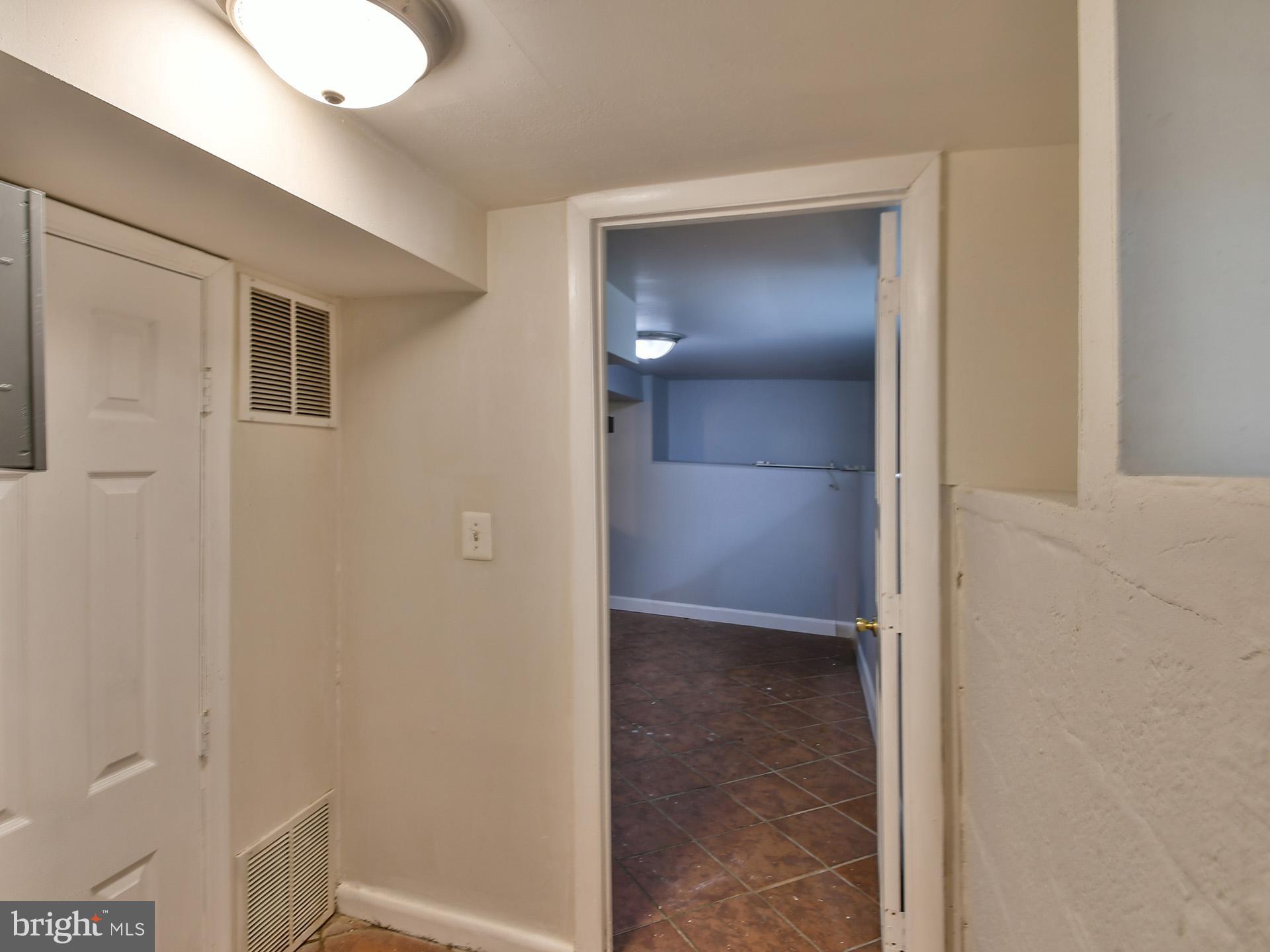 RIVERDALE - Residential