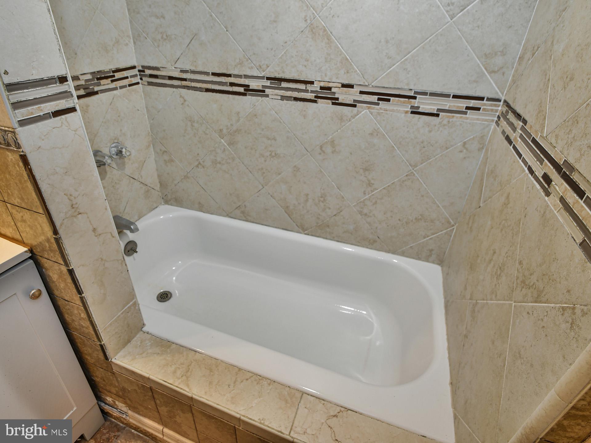 RIVERDALE - Residential