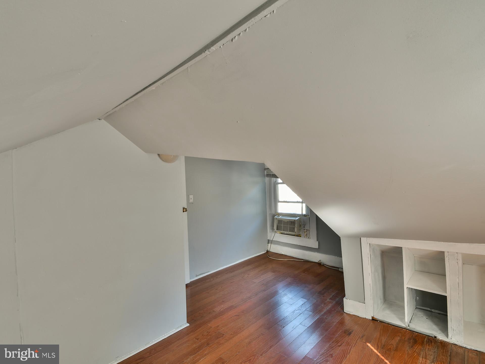 RIVERDALE - Residential