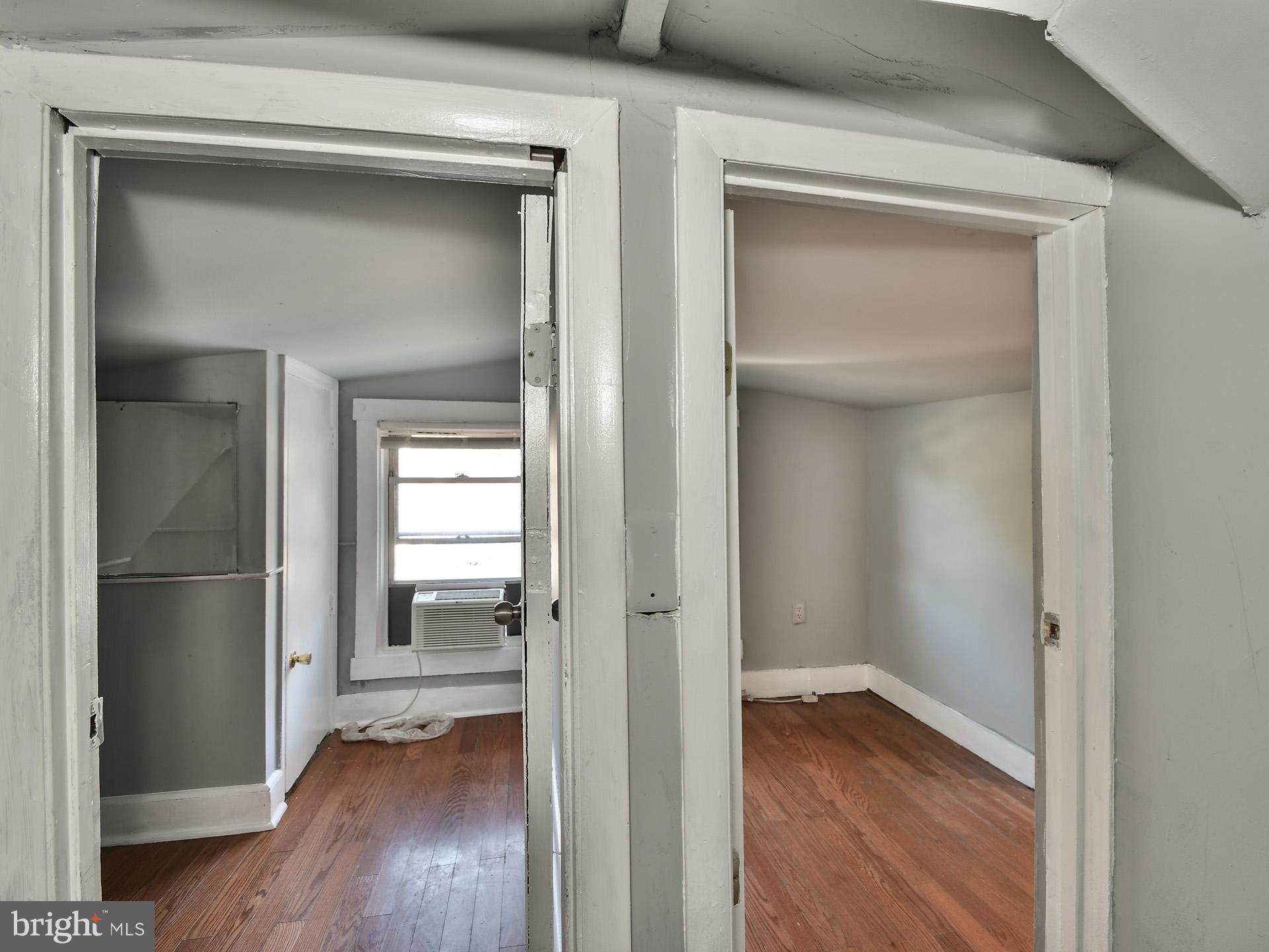 RIVERDALE - Residential