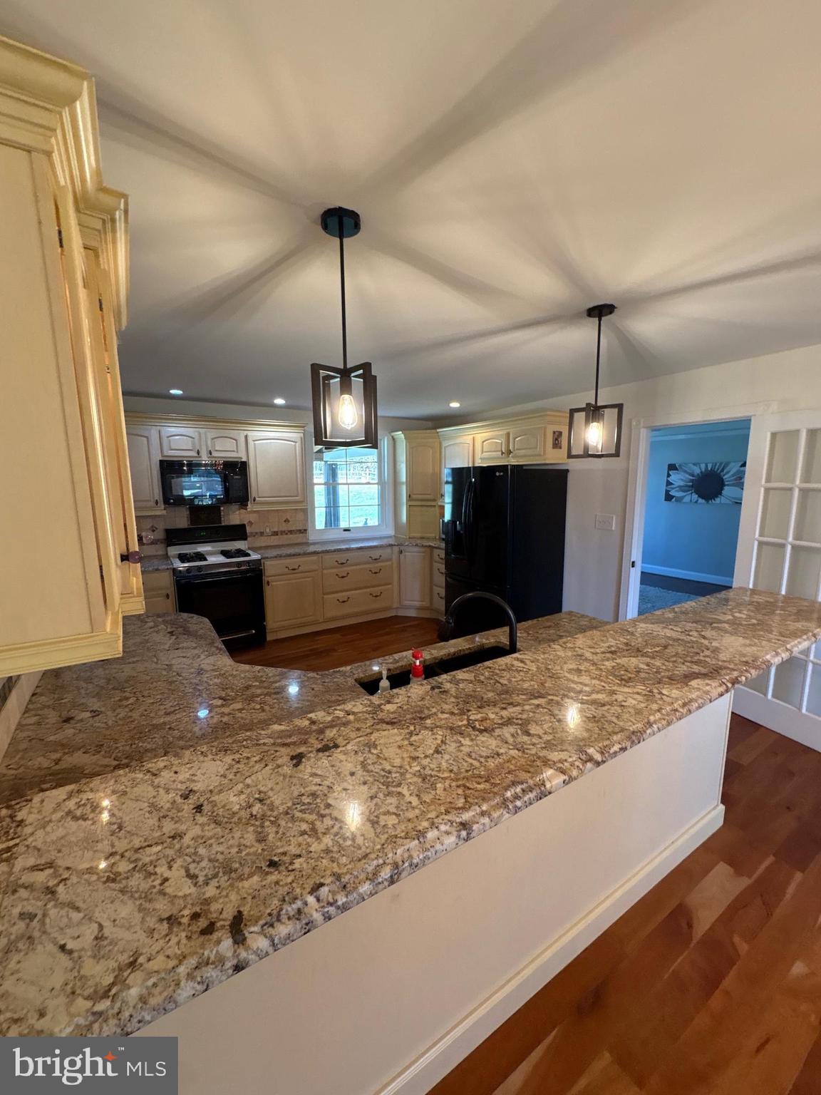 113 FROG HOLLOW ROAD