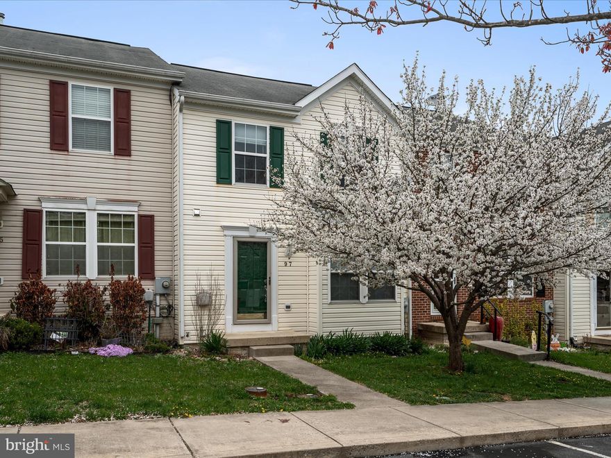 Beautifully Renovated Townhome in a Desirable Neighborhood! This spacious home features a bright and open main level with a large living room, a well-appointed kitchen with an island, pantry, and dining area, plus a convenient half bath. Step outside onto the deck, which offers stairs leading down to a fully fenced backyard—perfect for outdoor enjoyment. Upstairs, the primary suite impresses with vaulted ceilings, a walk-in closet, ceiling fan, and a luxurious en-suite bath with a soaking tub, separate shower, and dual vanity. Two additional bedrooms share a full hall bath. The finished basement provides a cozy family room, a versatile bonus room, a full bath, and a utility room, with walk-out access to the backyard. Located in a charming subdivision with sidewalks and ample parking, this home is just minutes from Winchester, VA. Don't miss this move-in-ready gem!