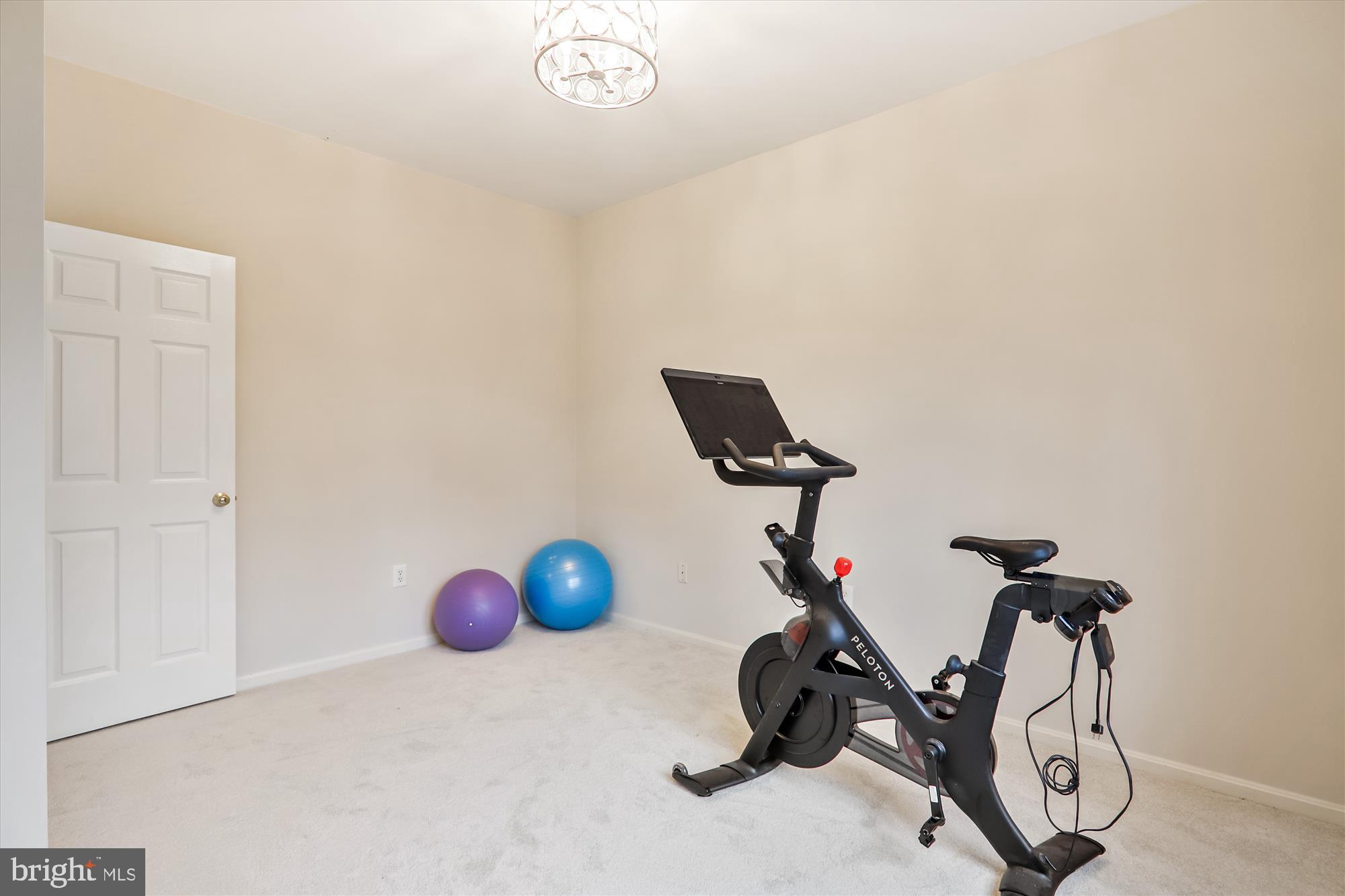 OAKTON STATION - Residential