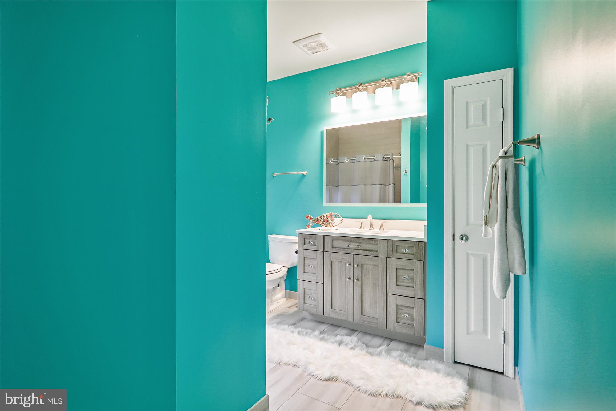 OAKTON STATION - Residential