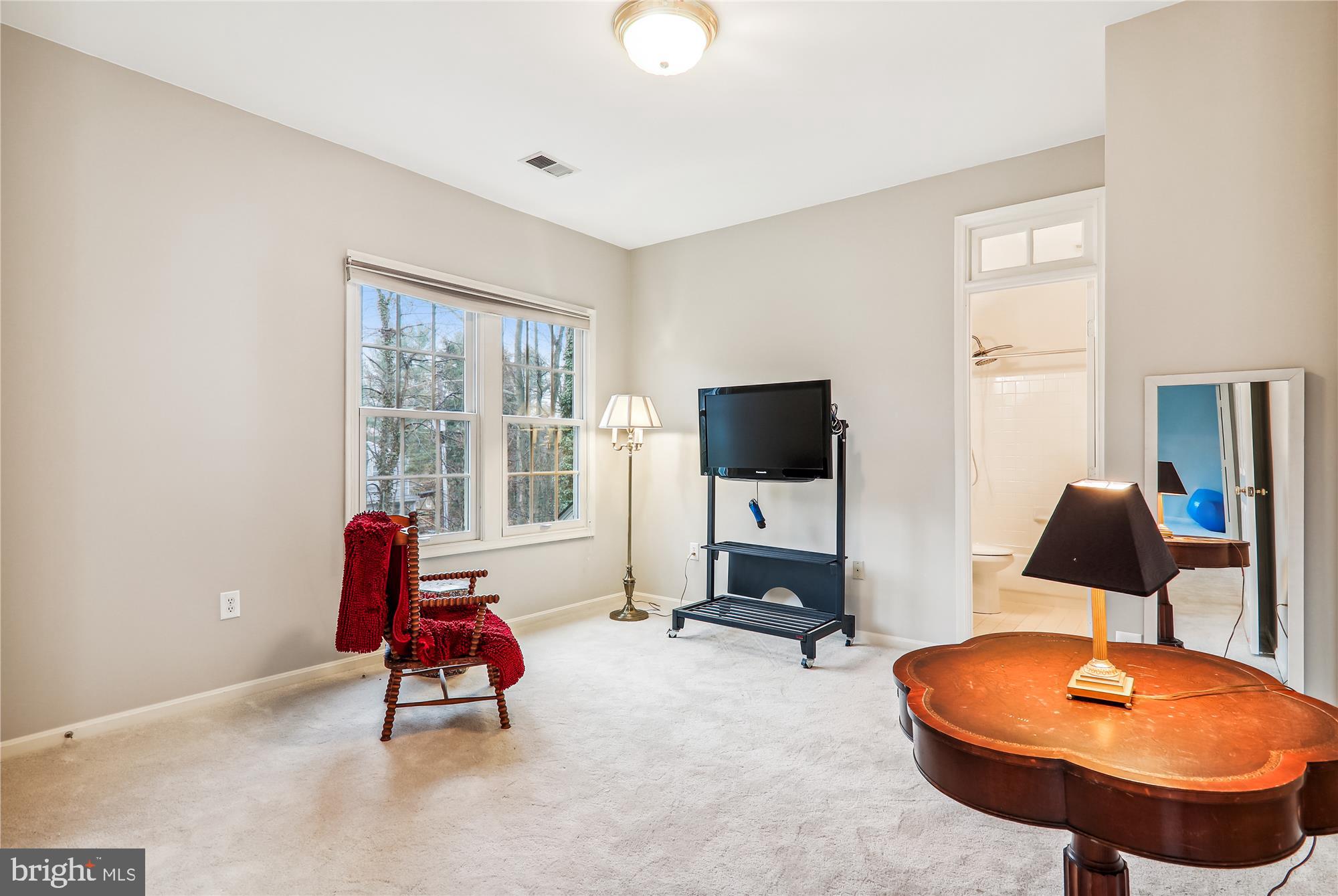 OAKTON STATION - Residential