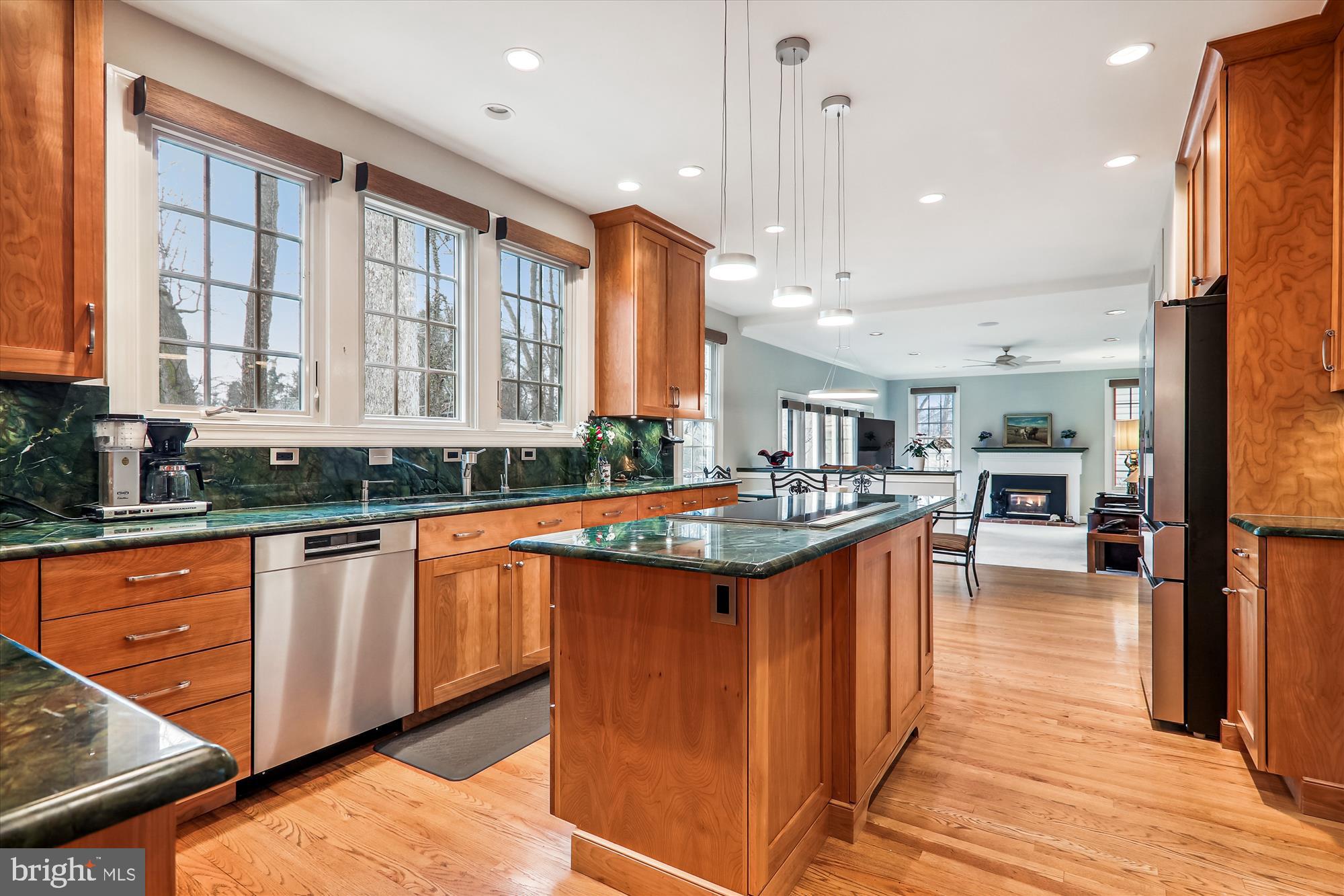 OAKTON STATION - Residential