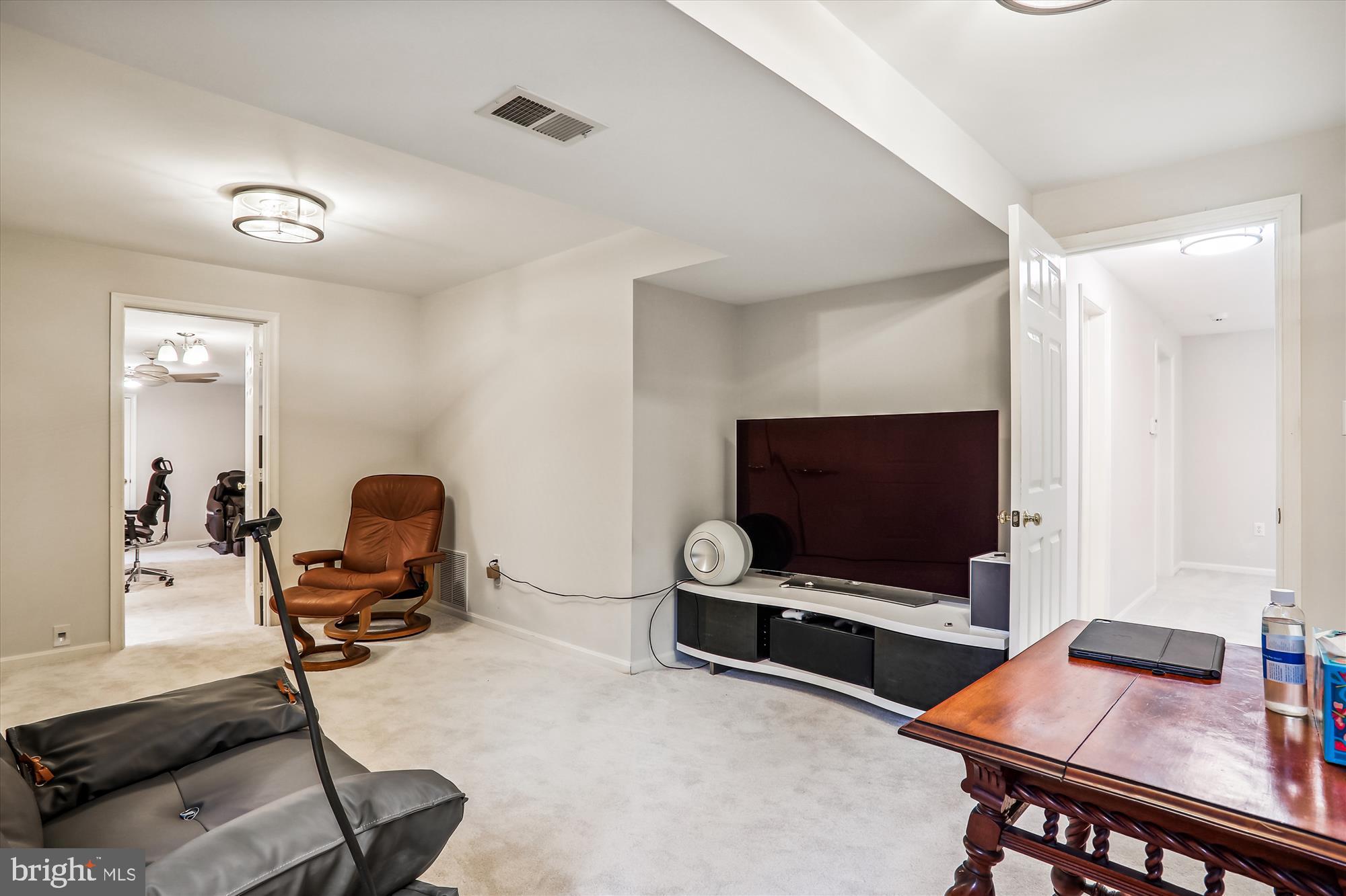 OAKTON STATION - Residential