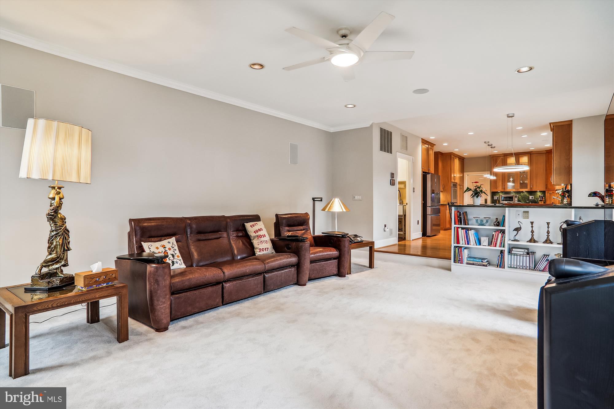 OAKTON STATION - Residential