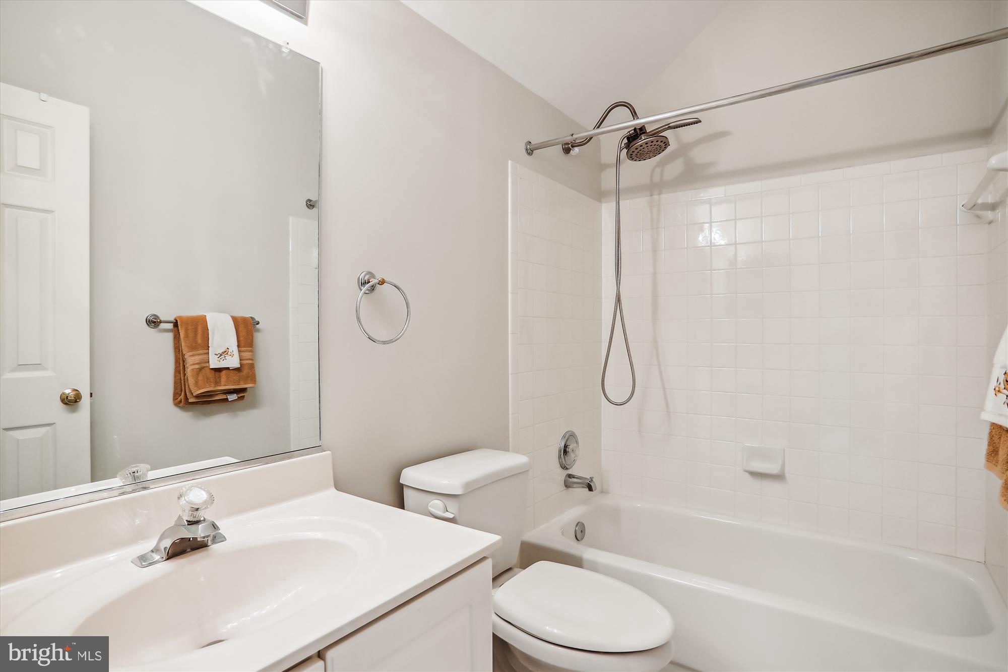 OAKTON STATION - Residential